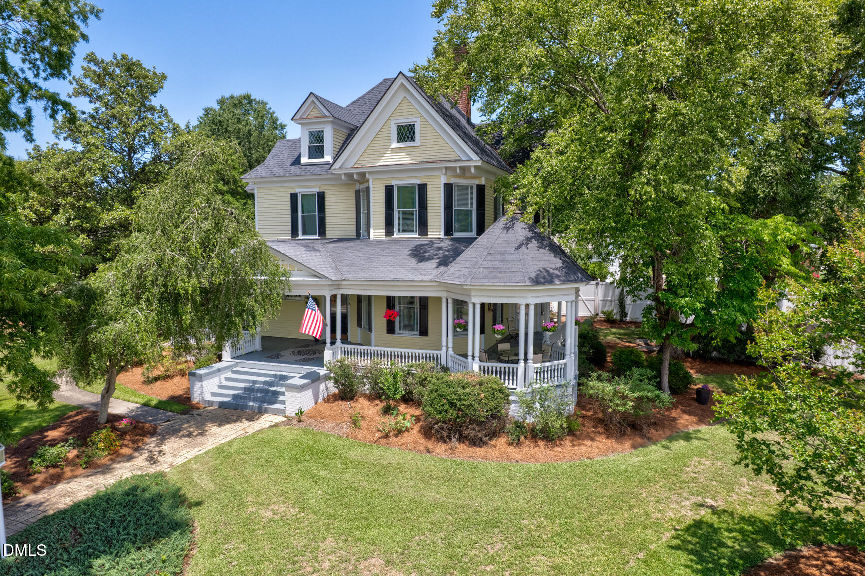 main property photo 2
