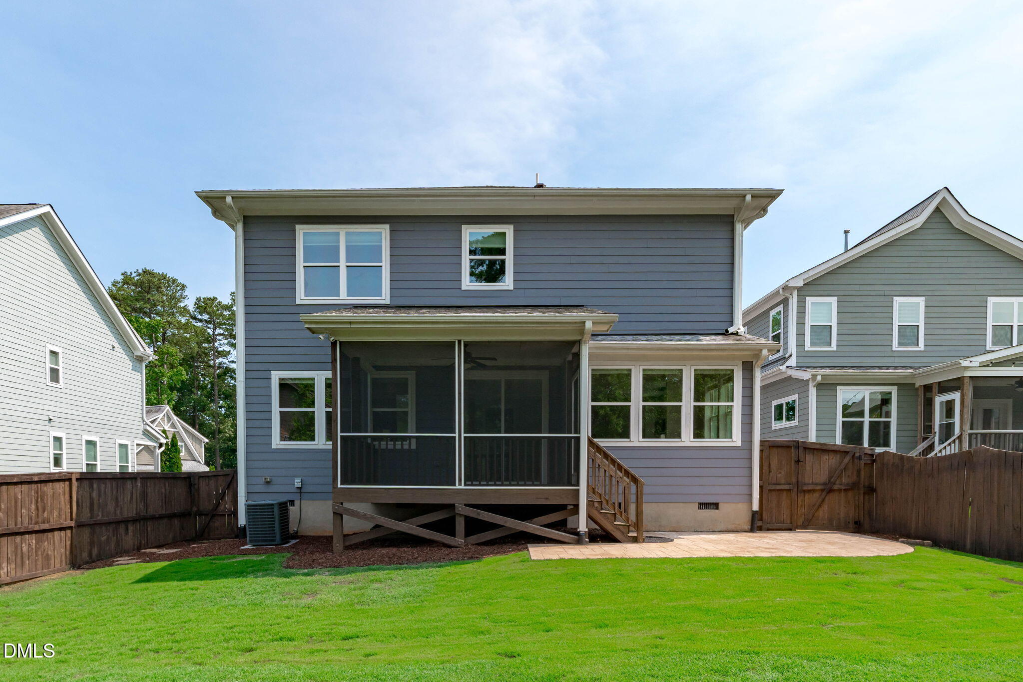 main property photo 28