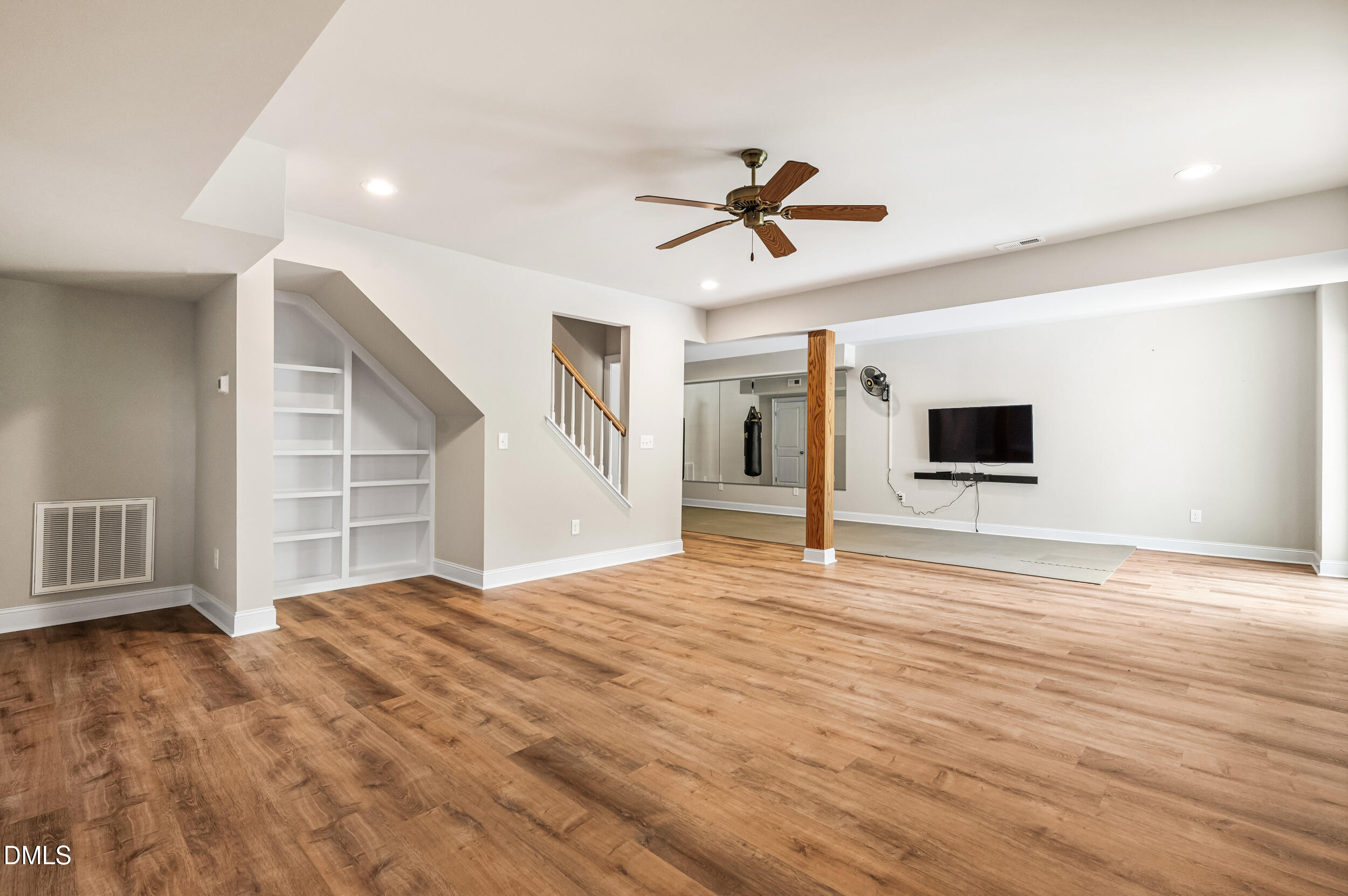 main property photo 58