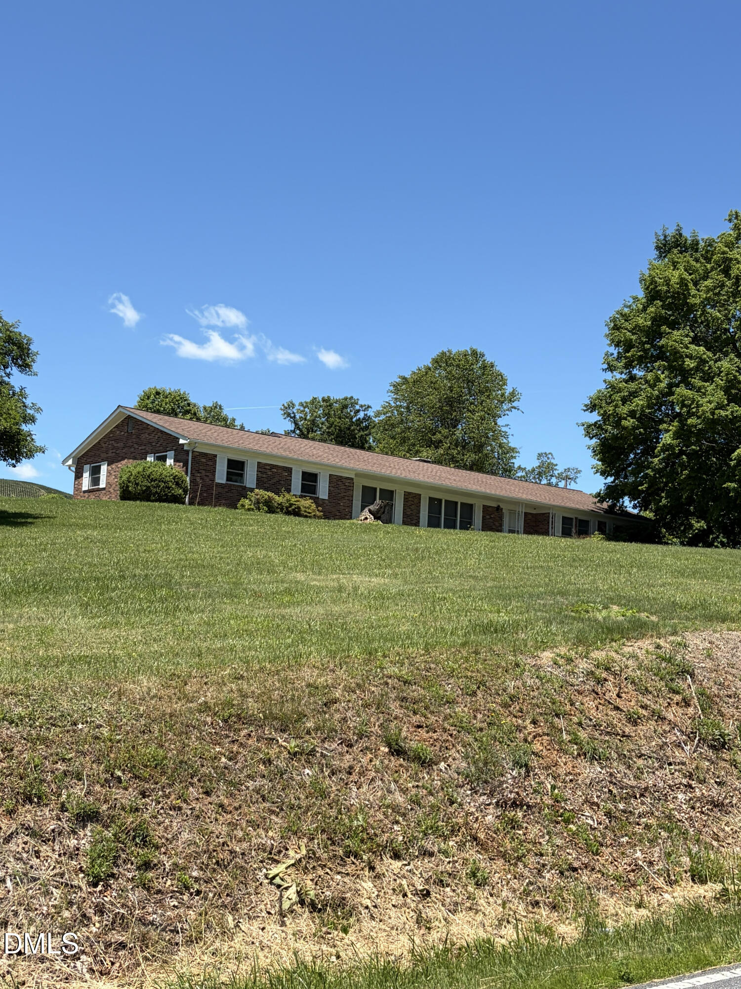 main property photo 11