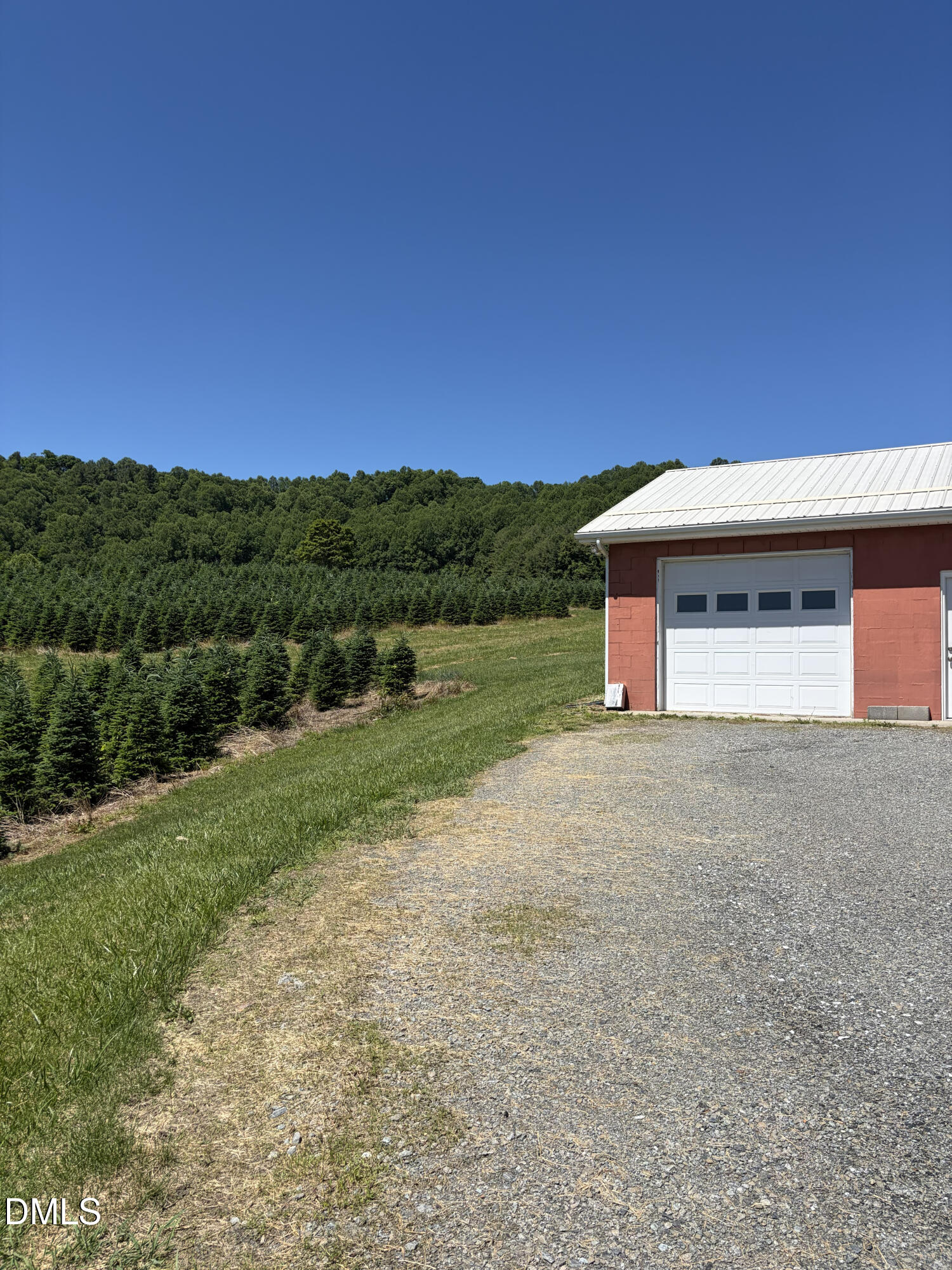 main property photo 9