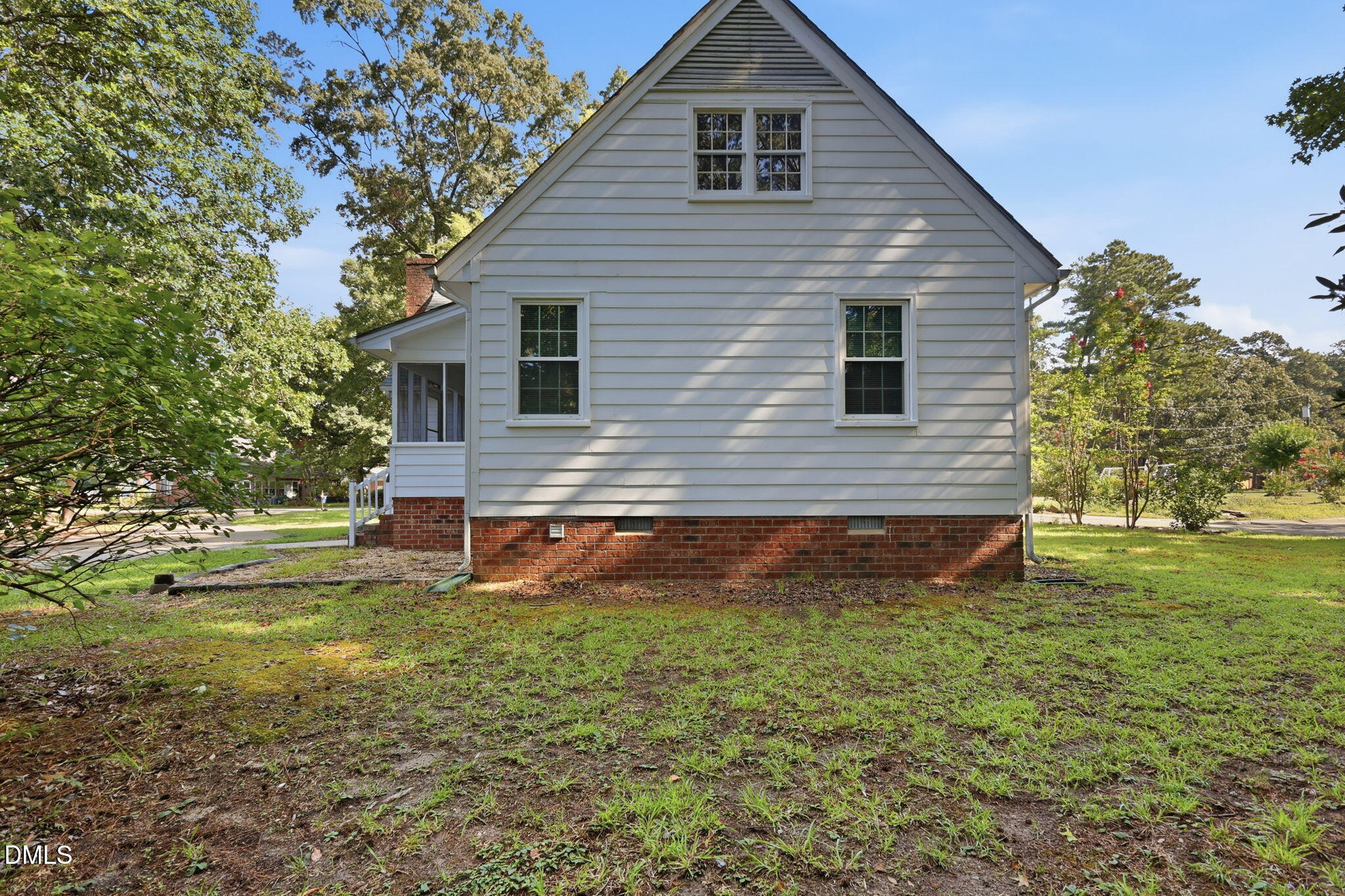 main property photo 34