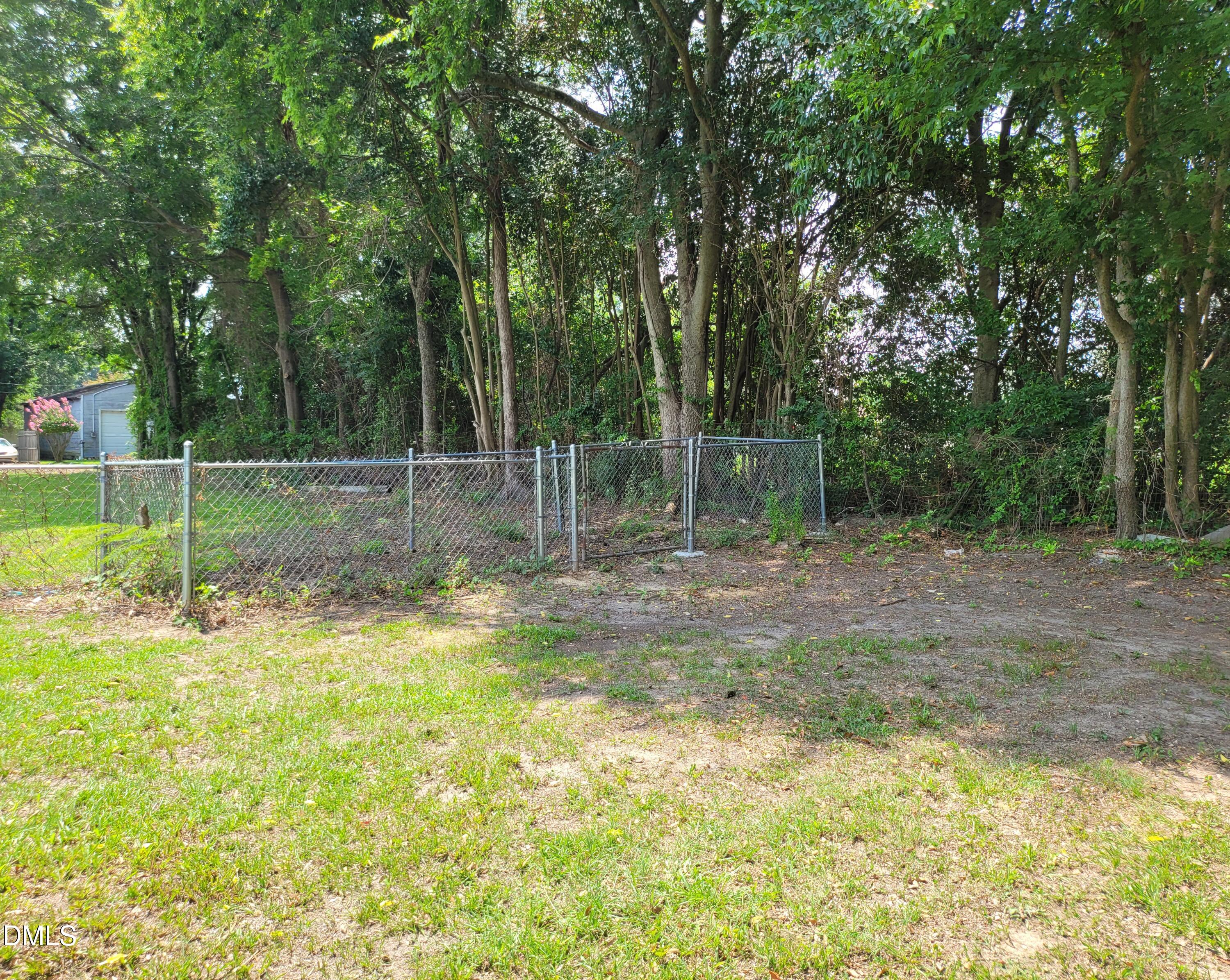 main property photo 28
