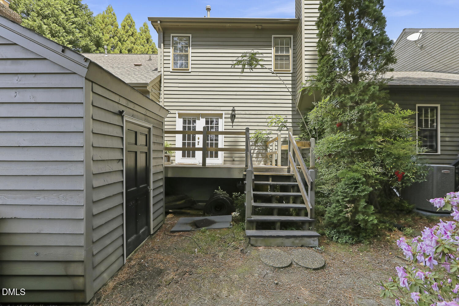 main property photo 28