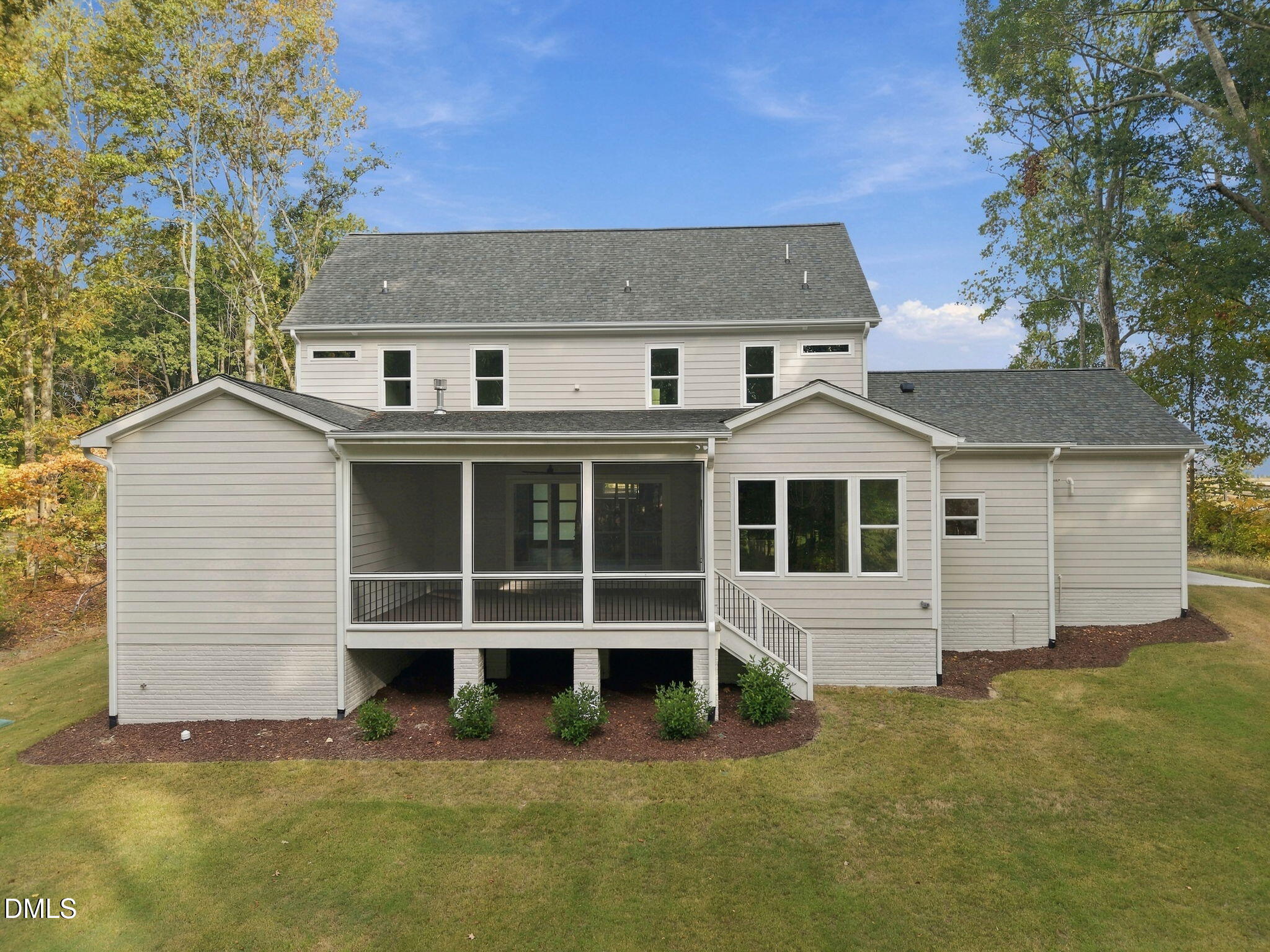 main property photo 40