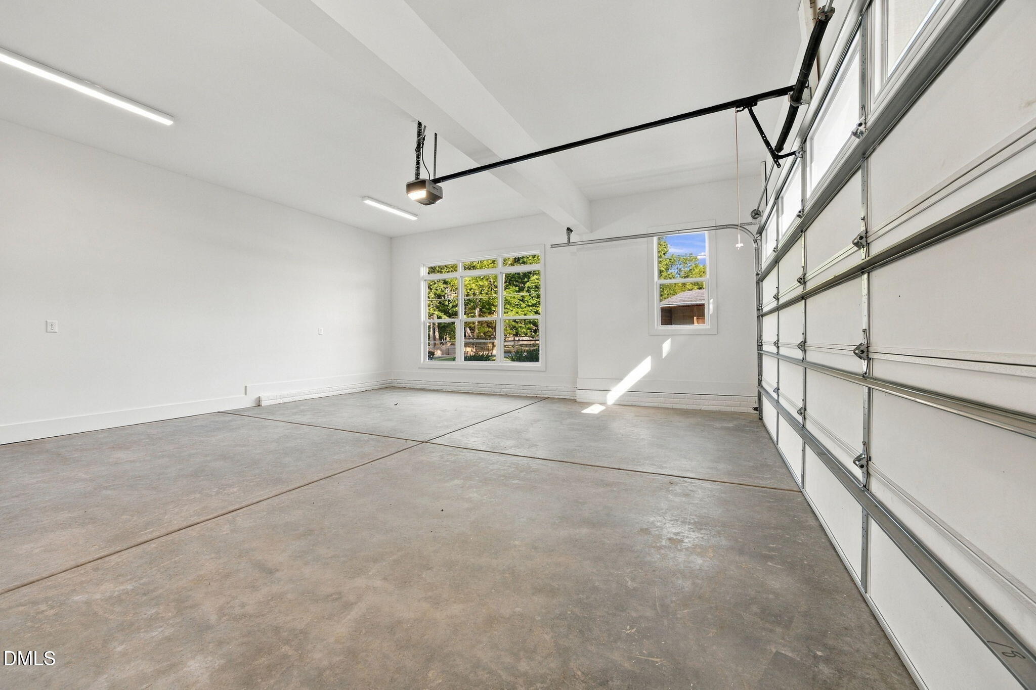 main property photo 50