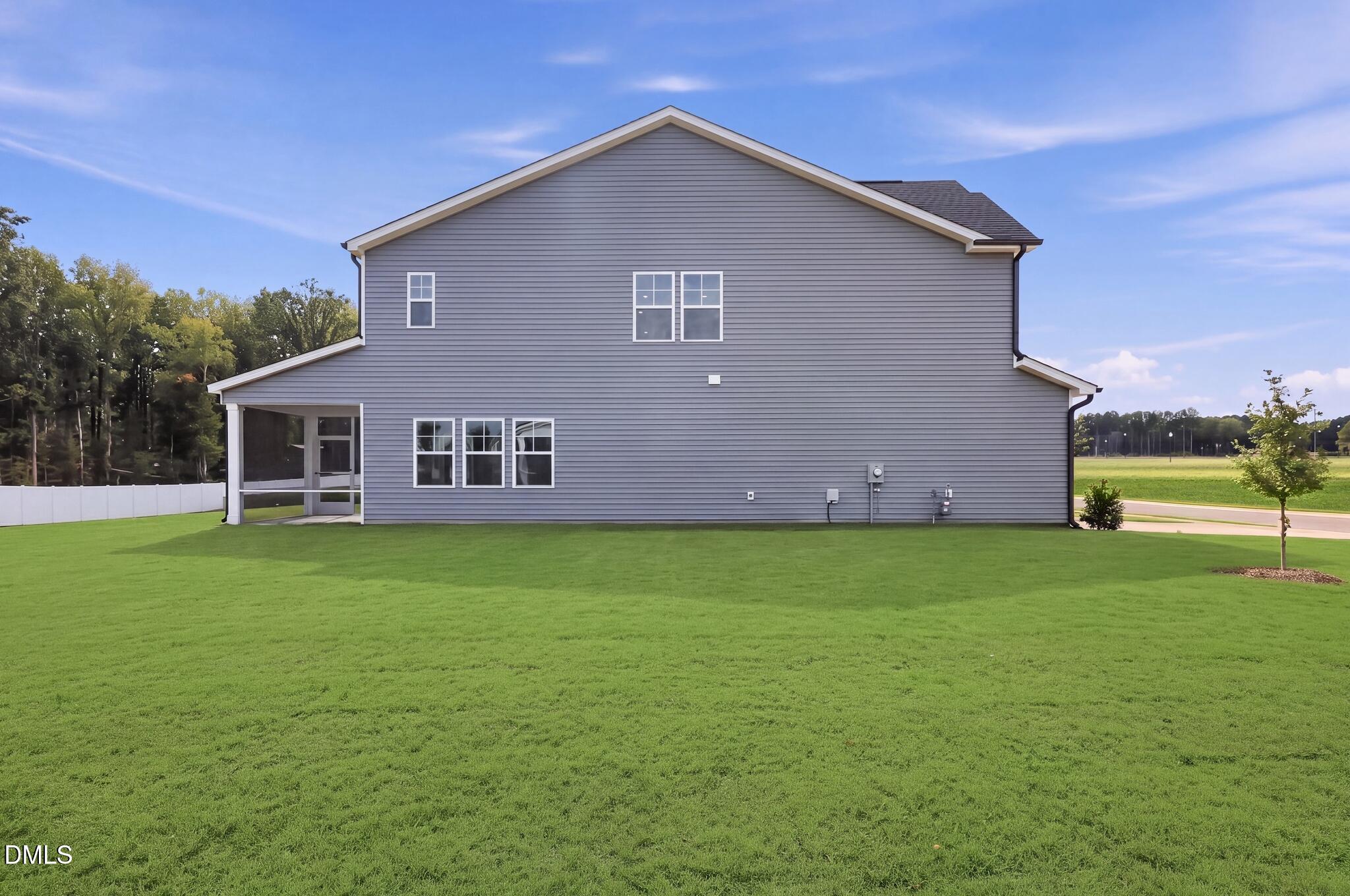 main property photo 30