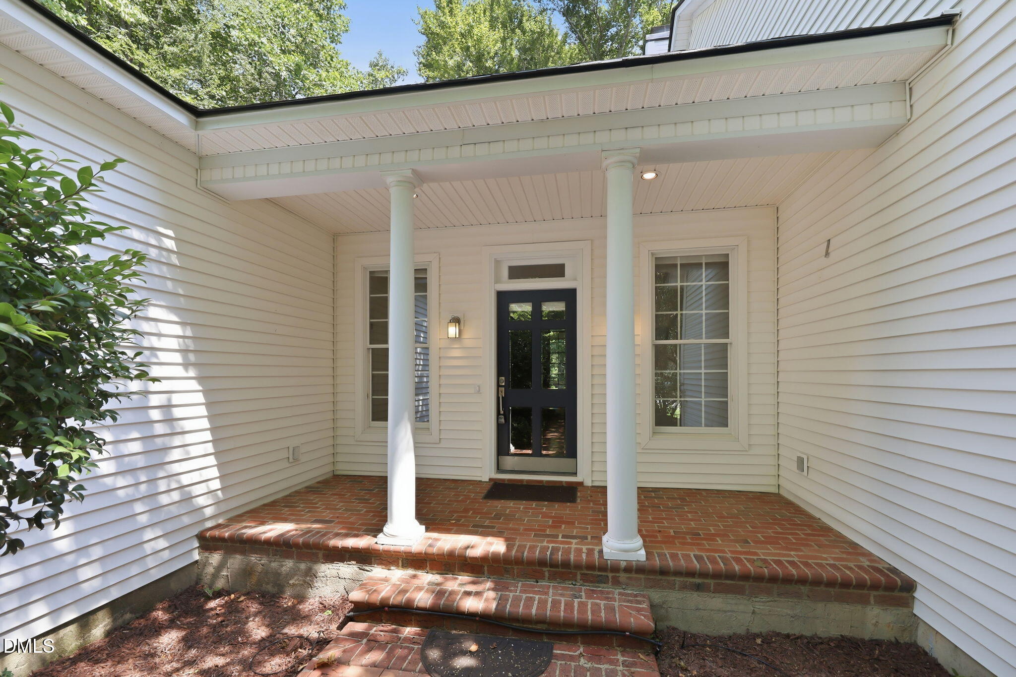 main property photo 18