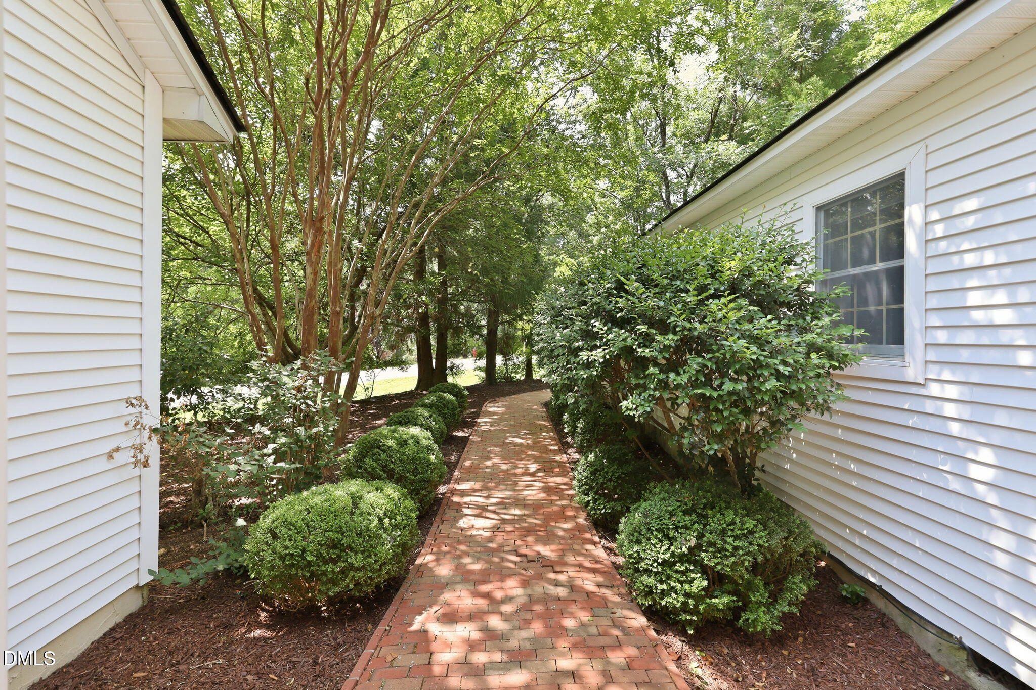 main property photo 19