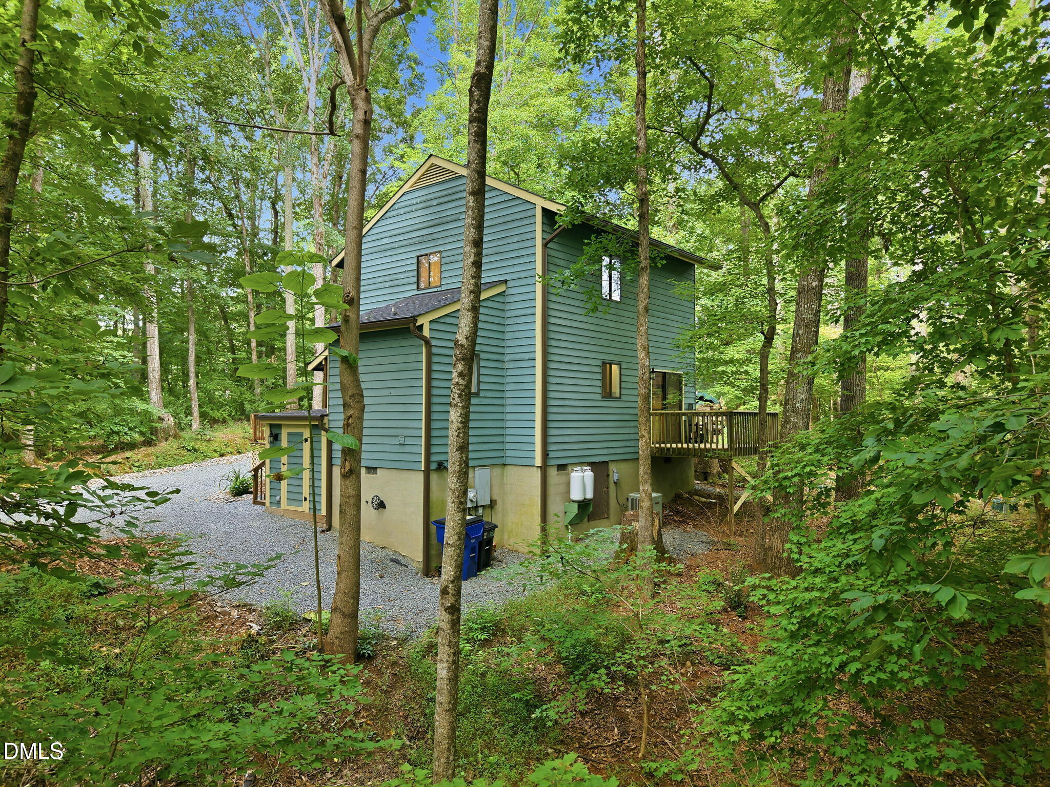 main property photo 32