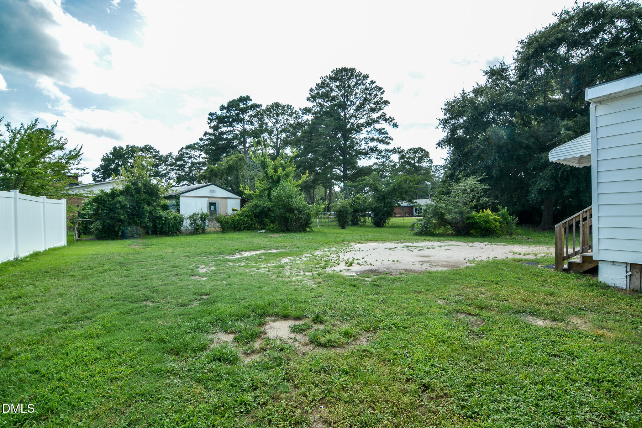 main property photo 9