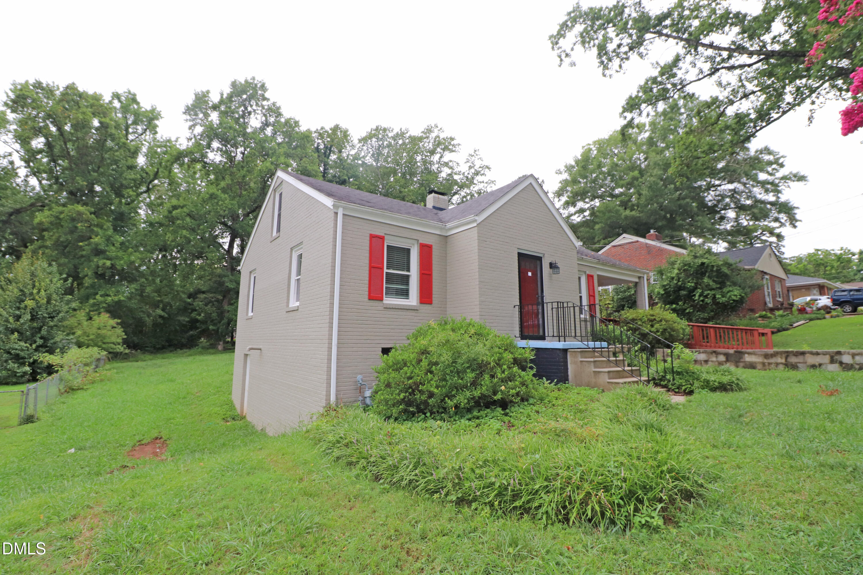 main property photo 25