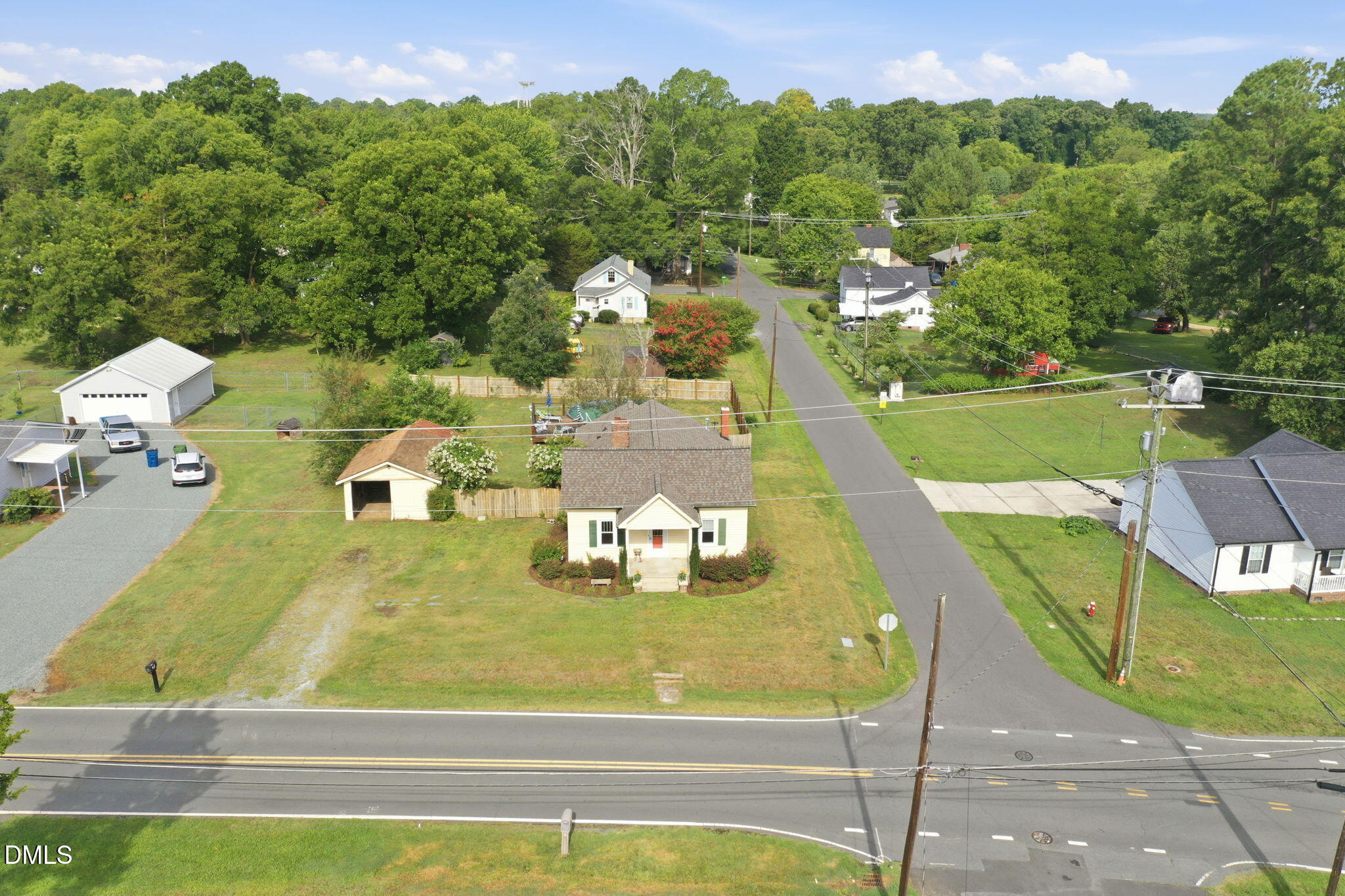 main property photo 34