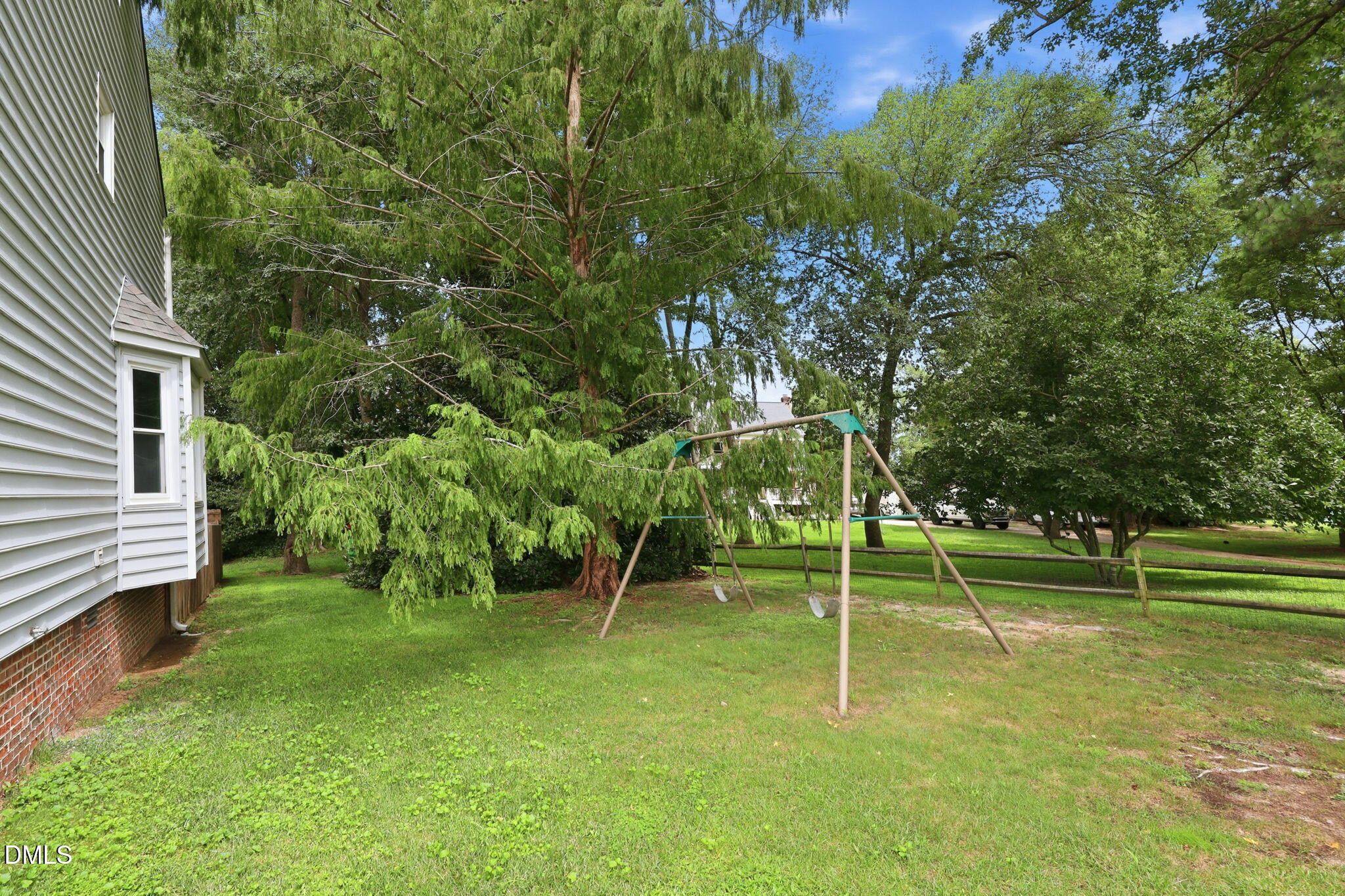 main property photo 45