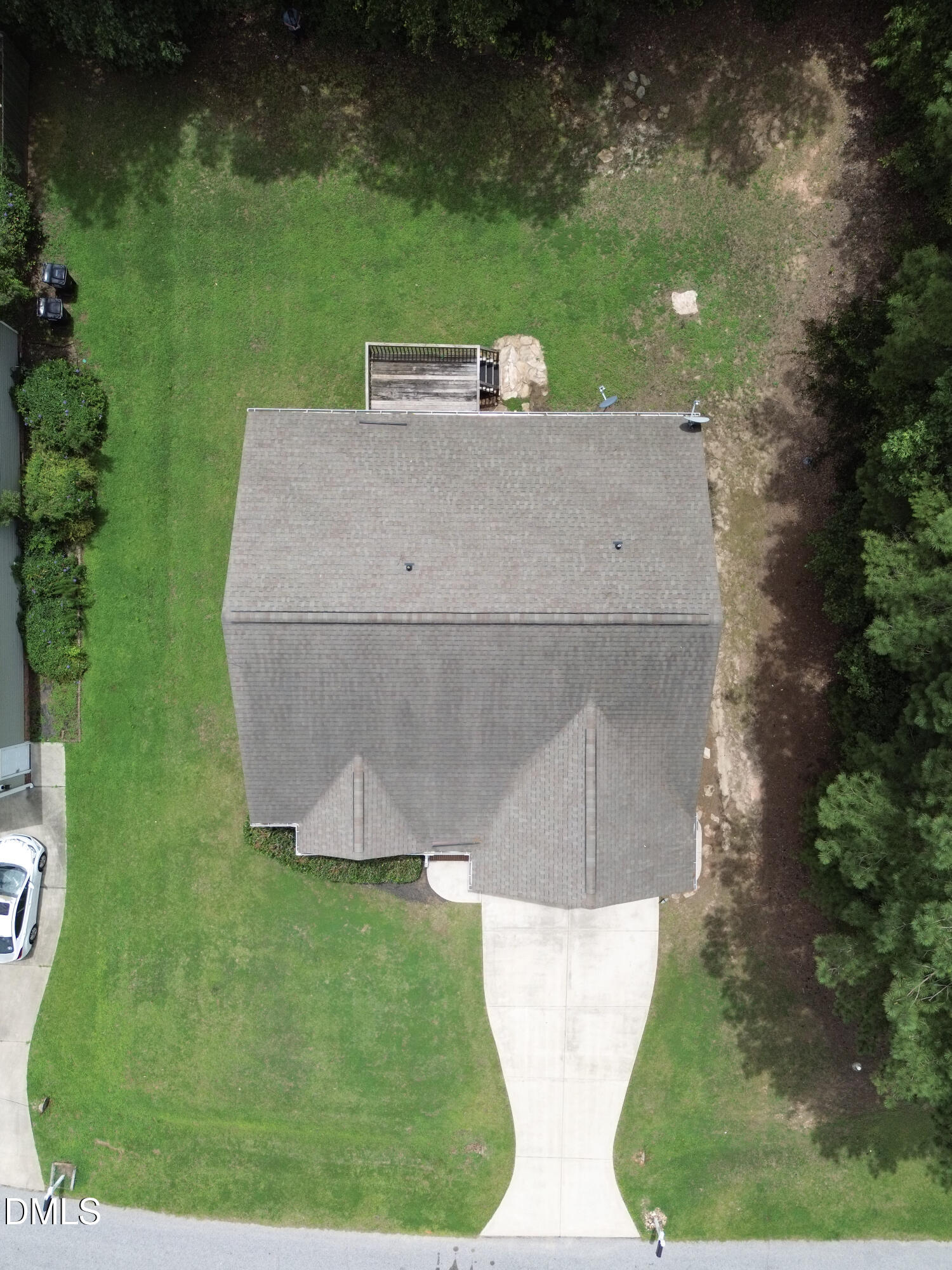main property photo 25