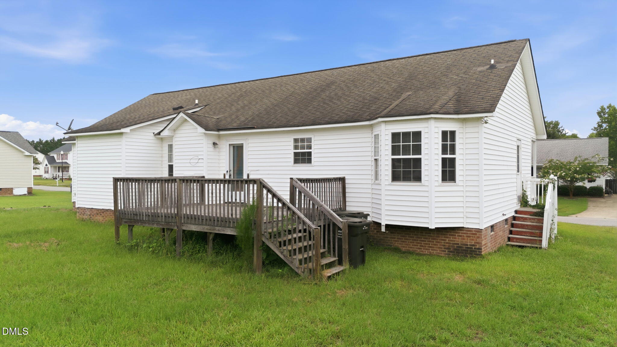 main property photo 28