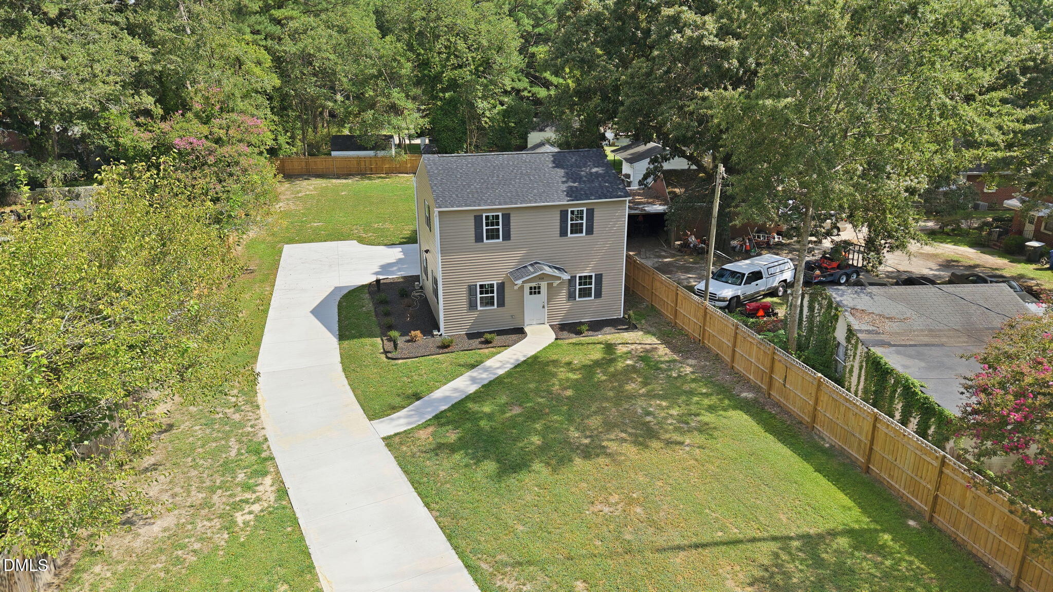main property photo 22