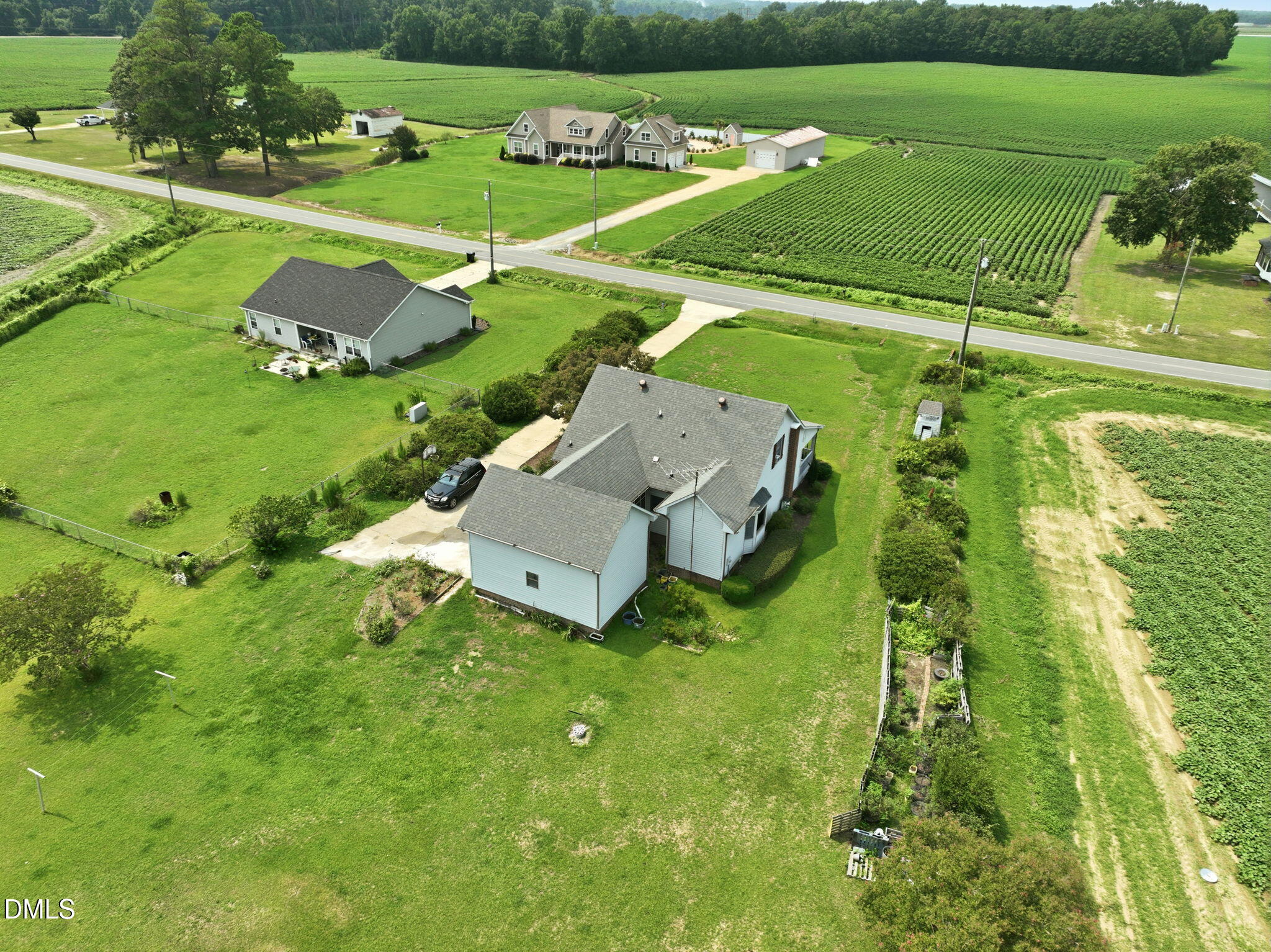 main property photo 8