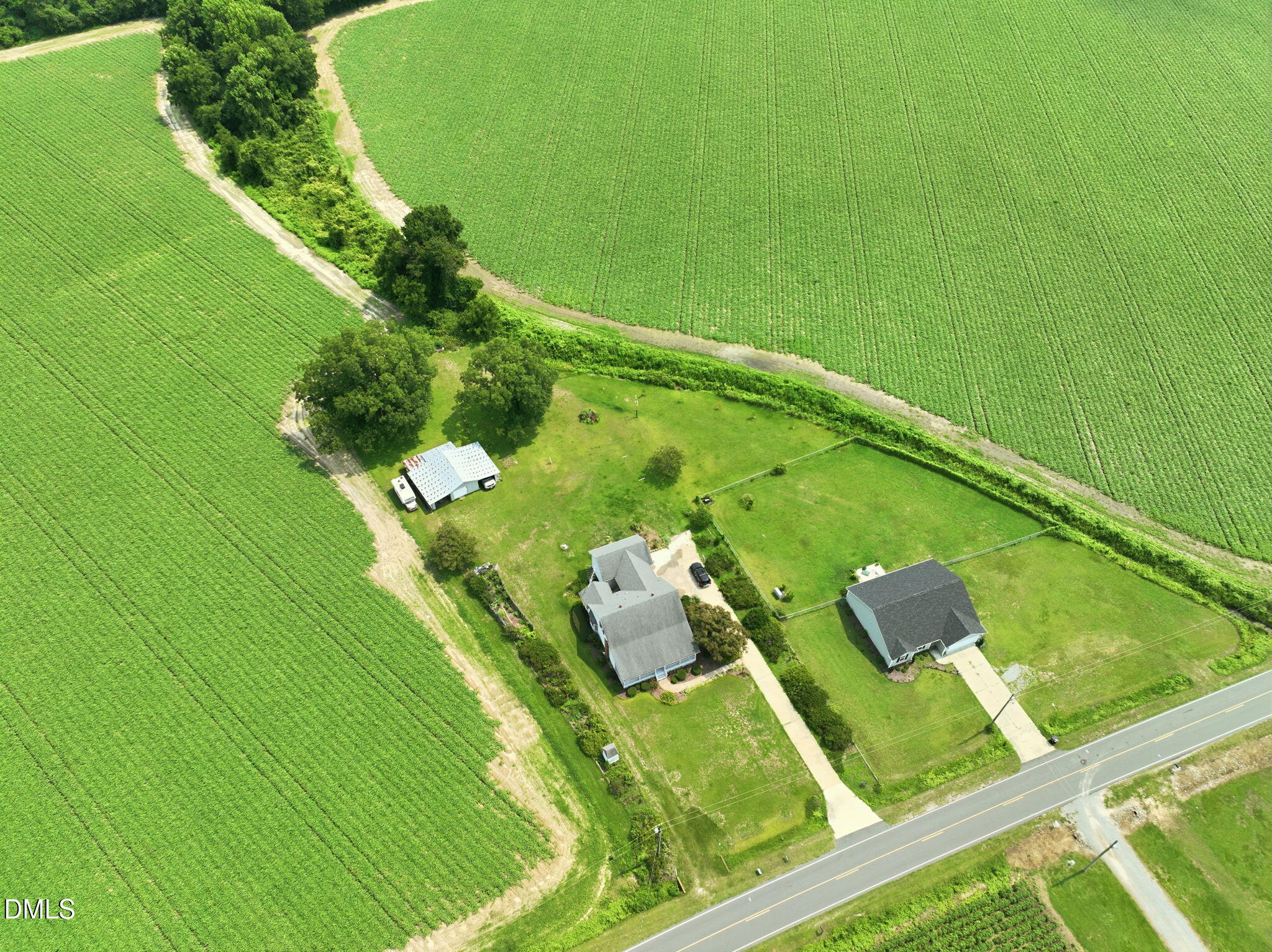 main property photo 9