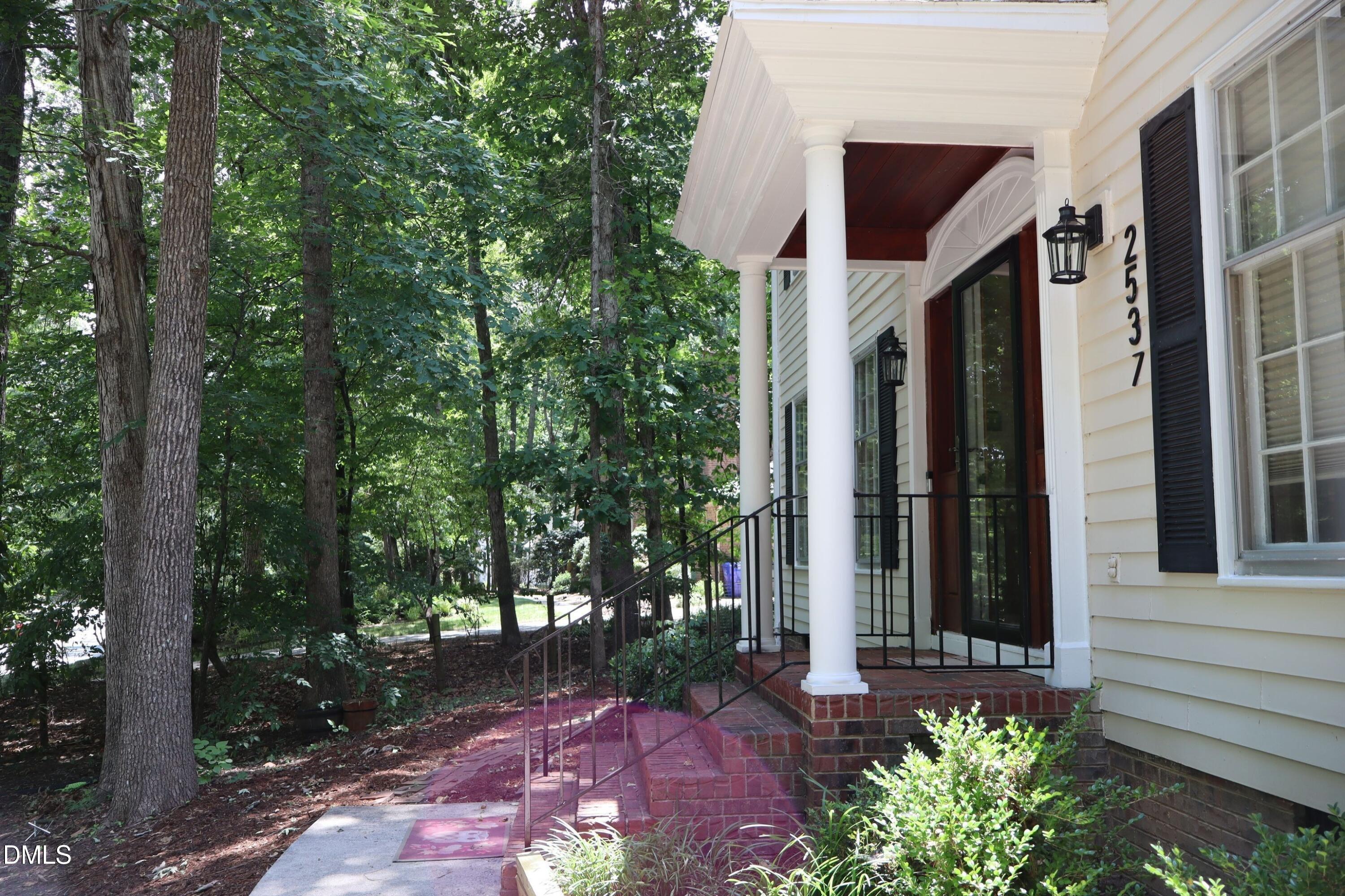 main property photo 3