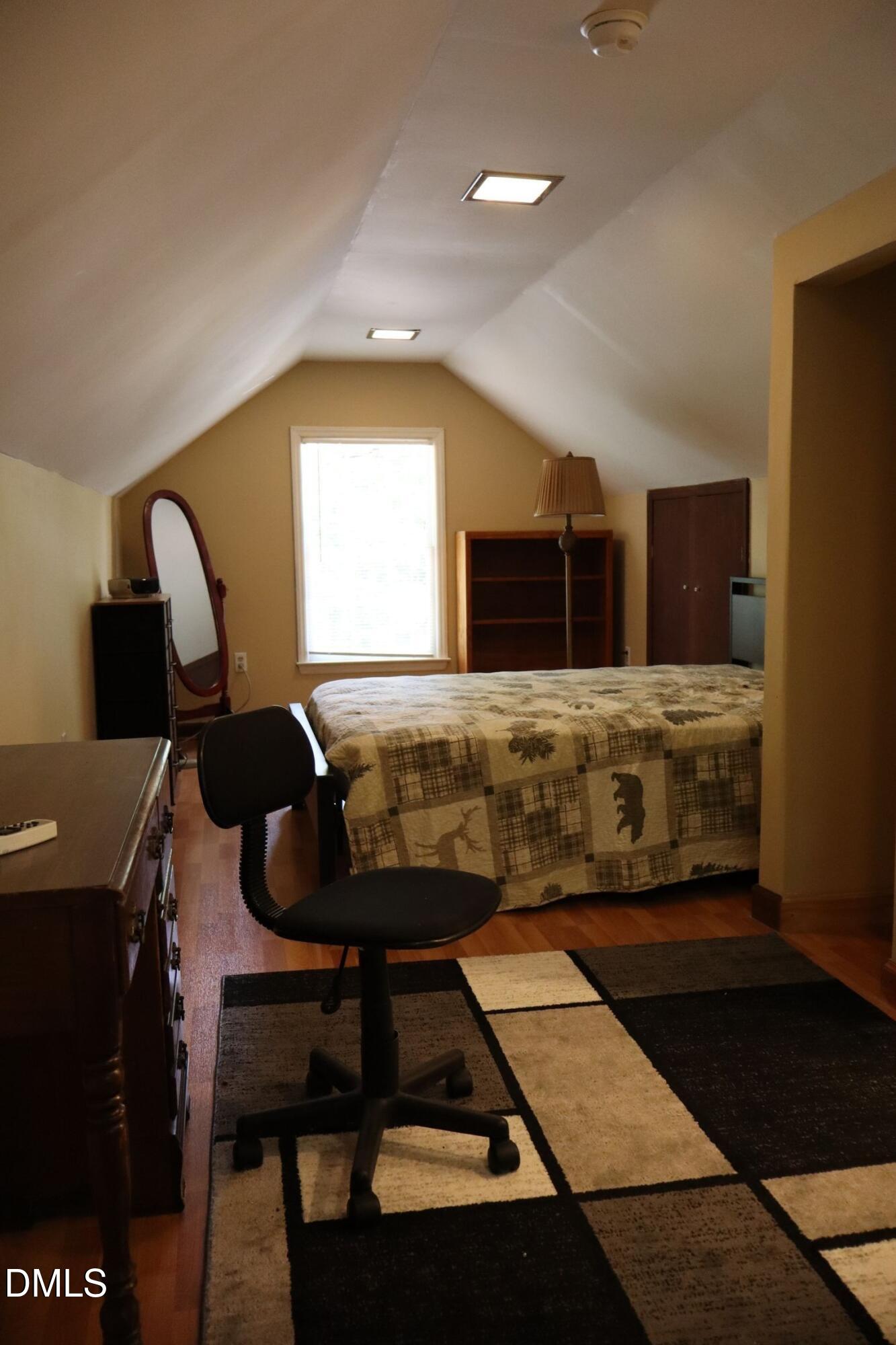 main property photo 40
