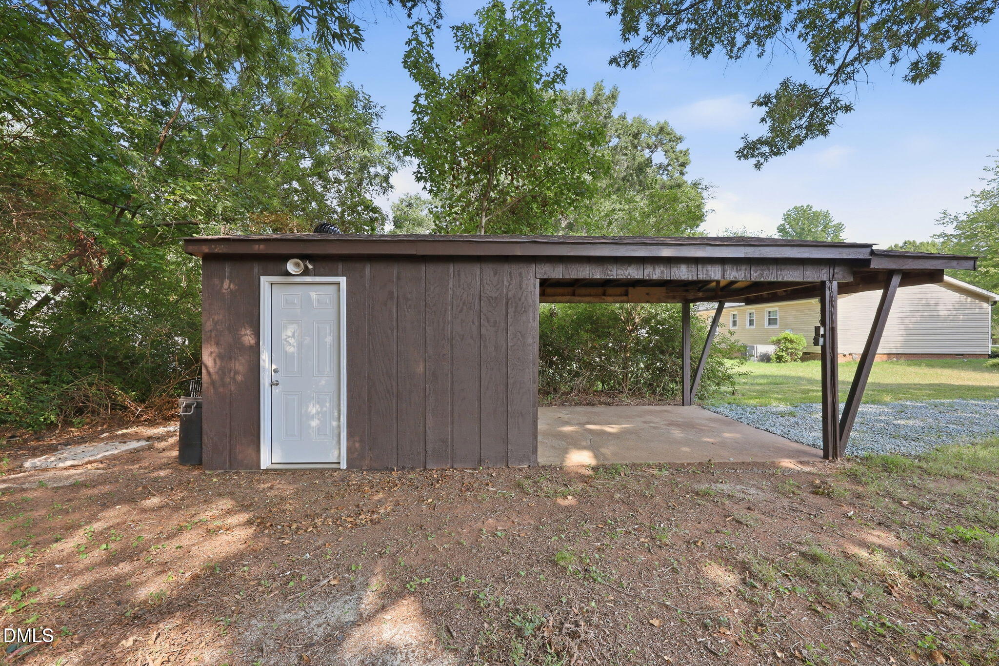 main property photo 23