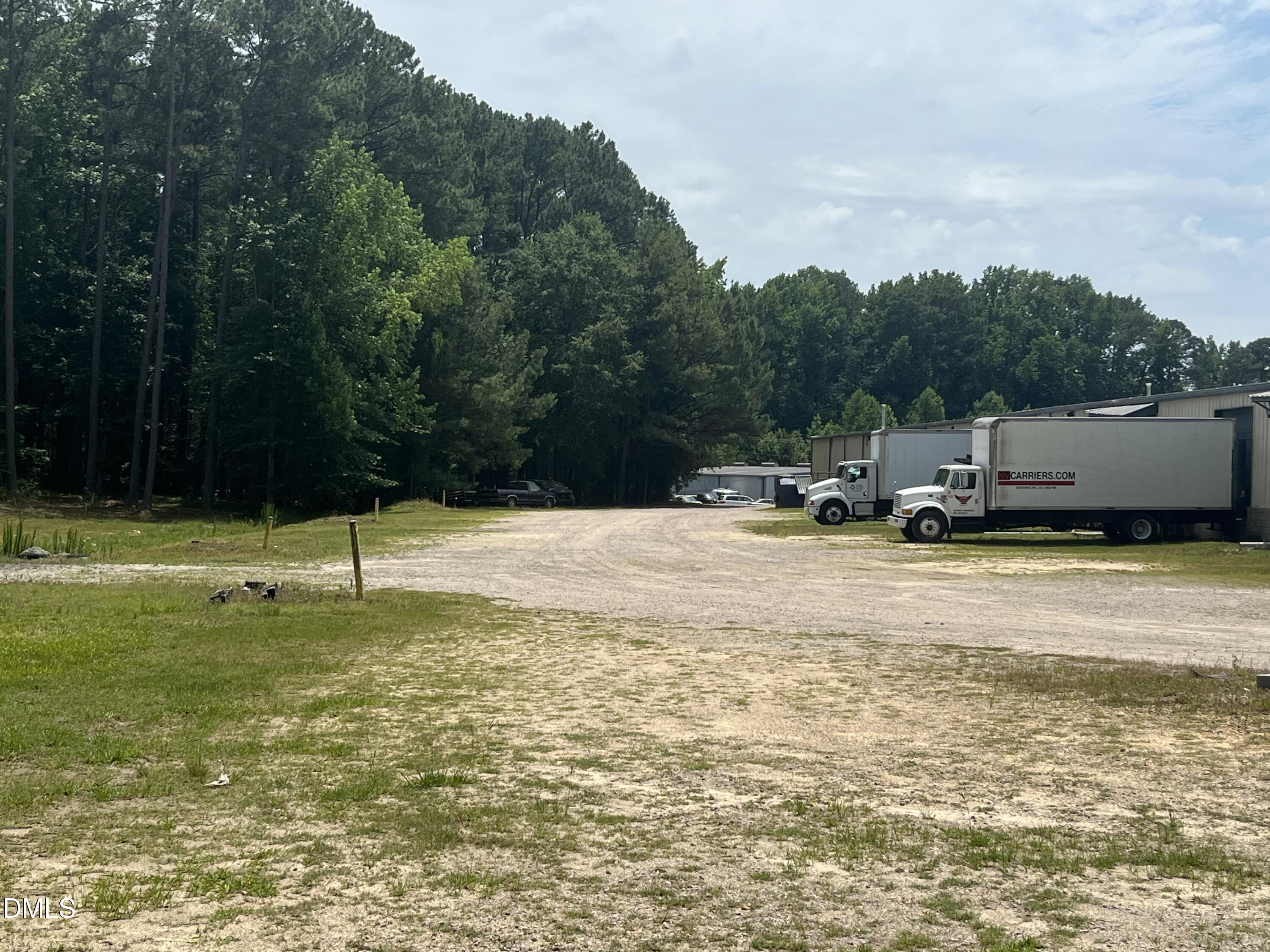 main property photo 28