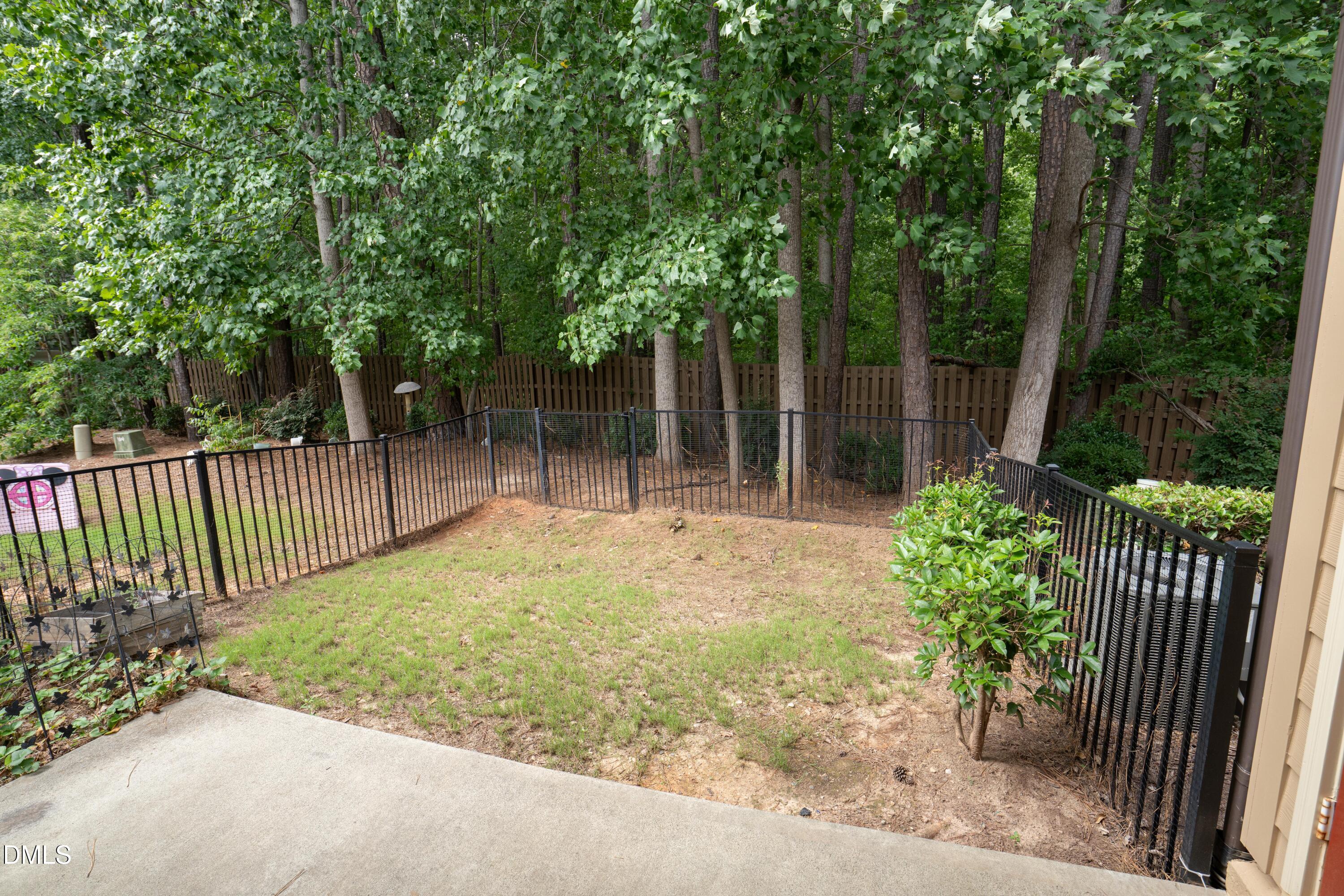 main property photo 13
