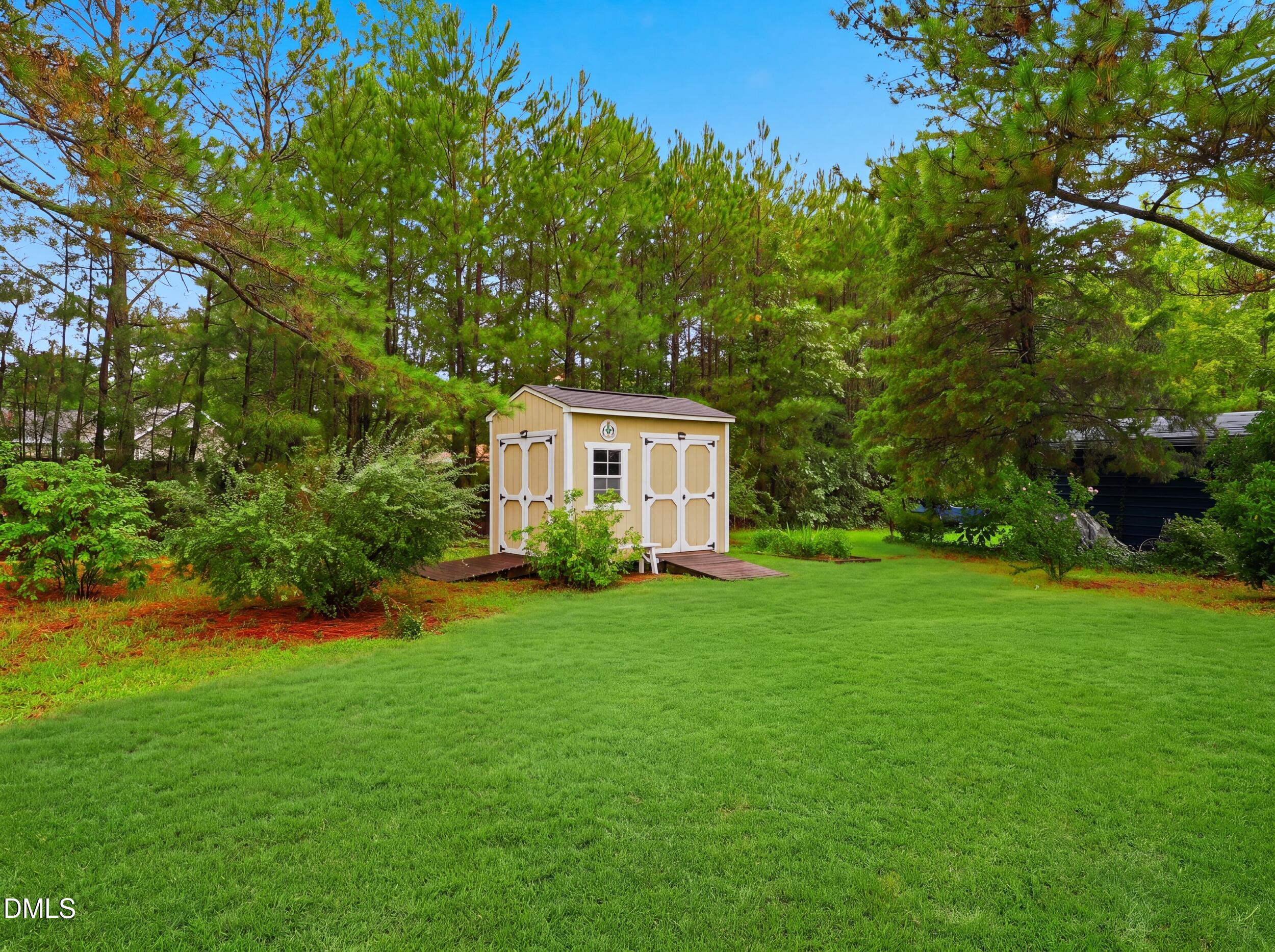 main property photo 25