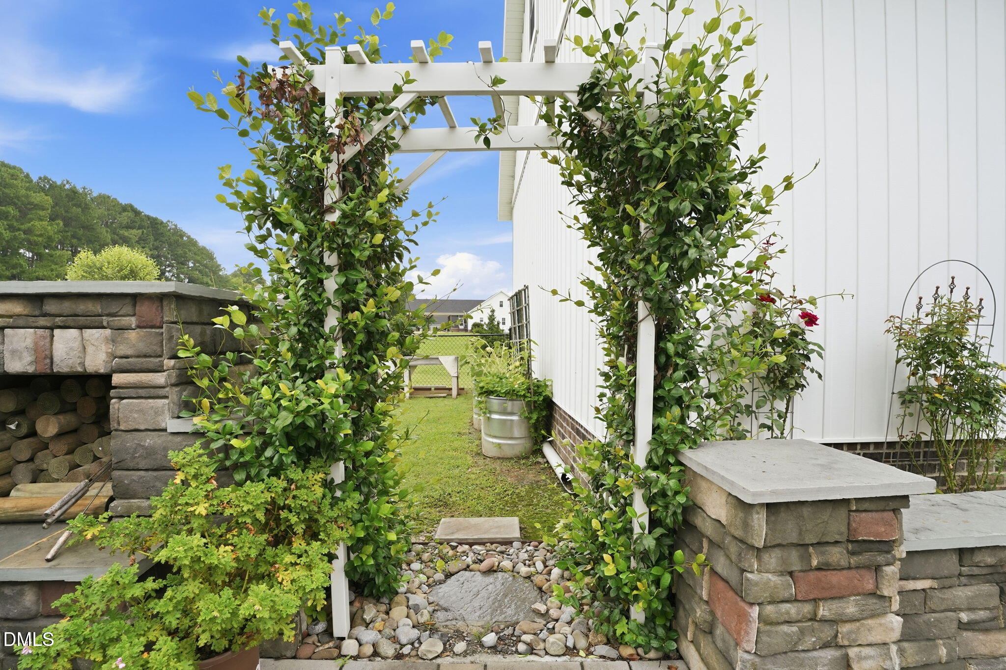 main property photo 41