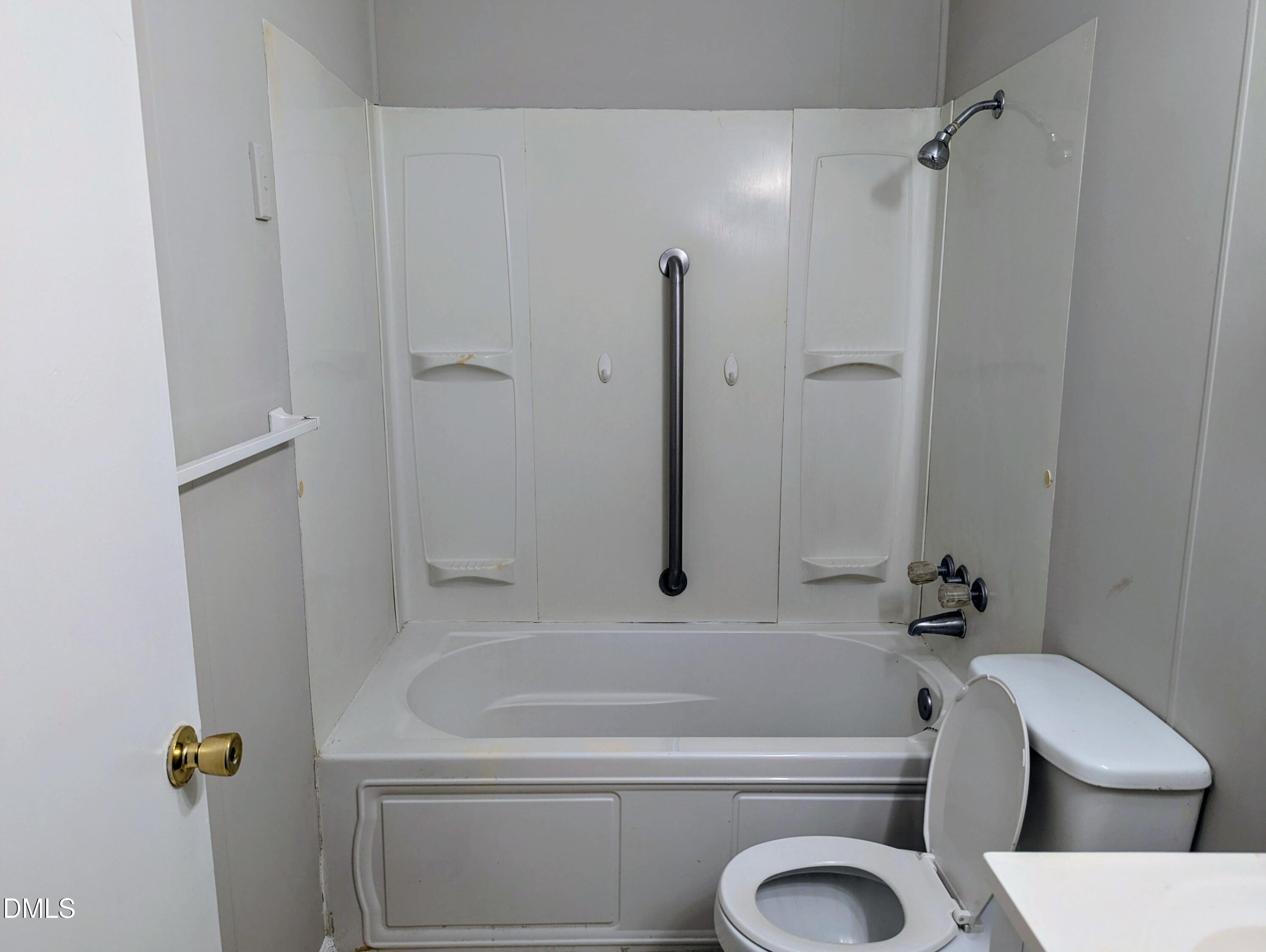 main property photo 11