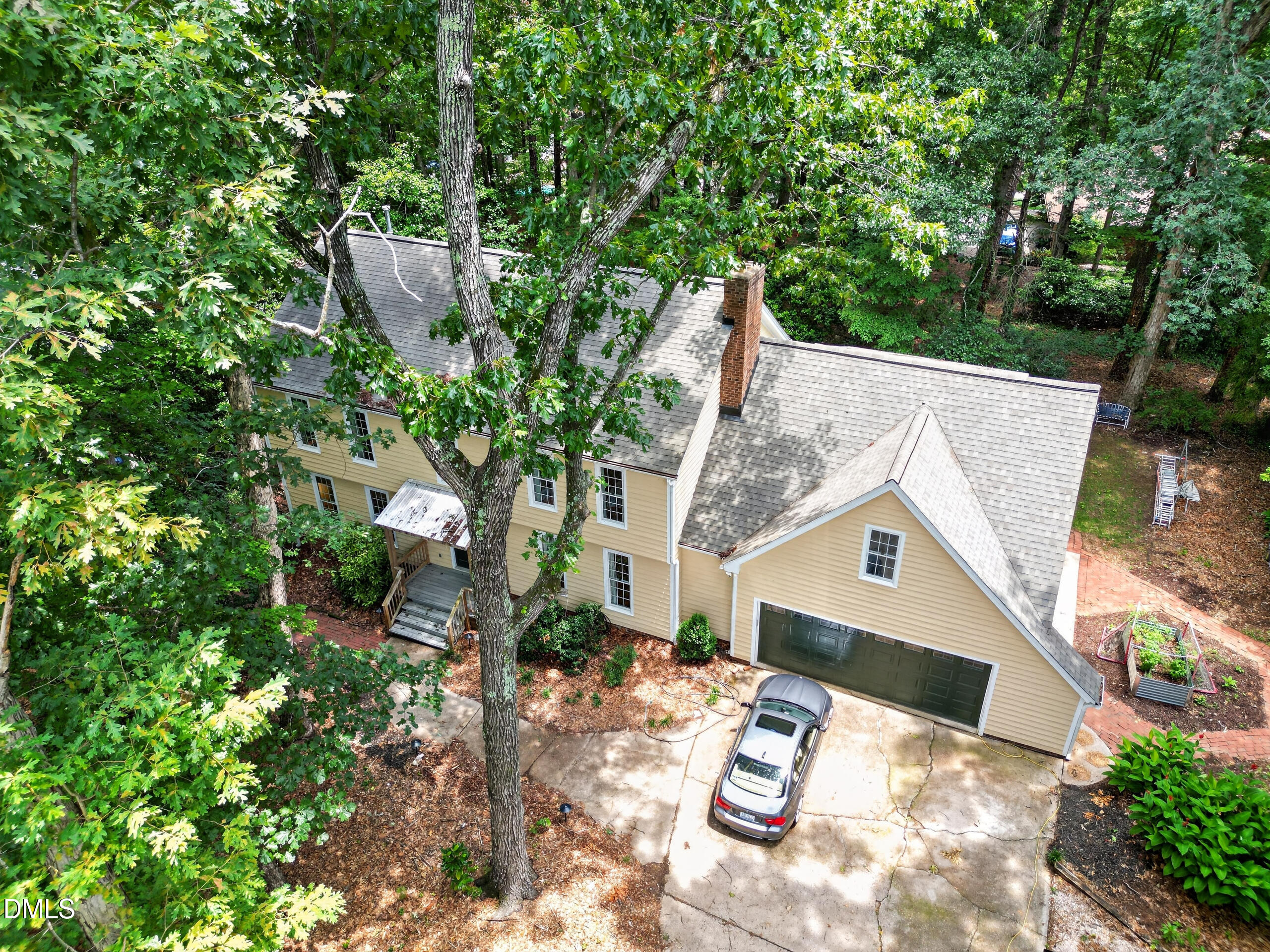 main property photo 31