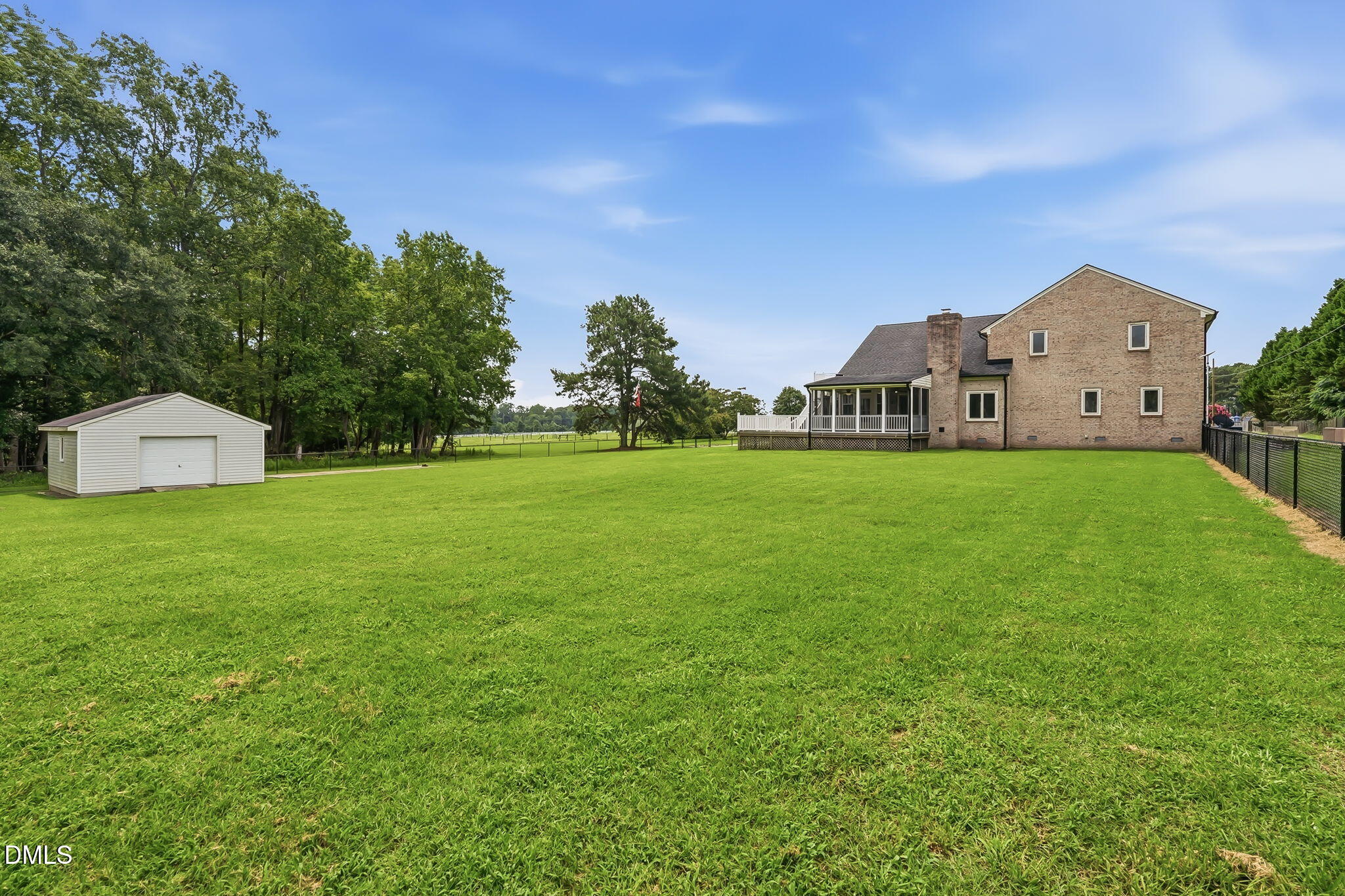 main property photo 17