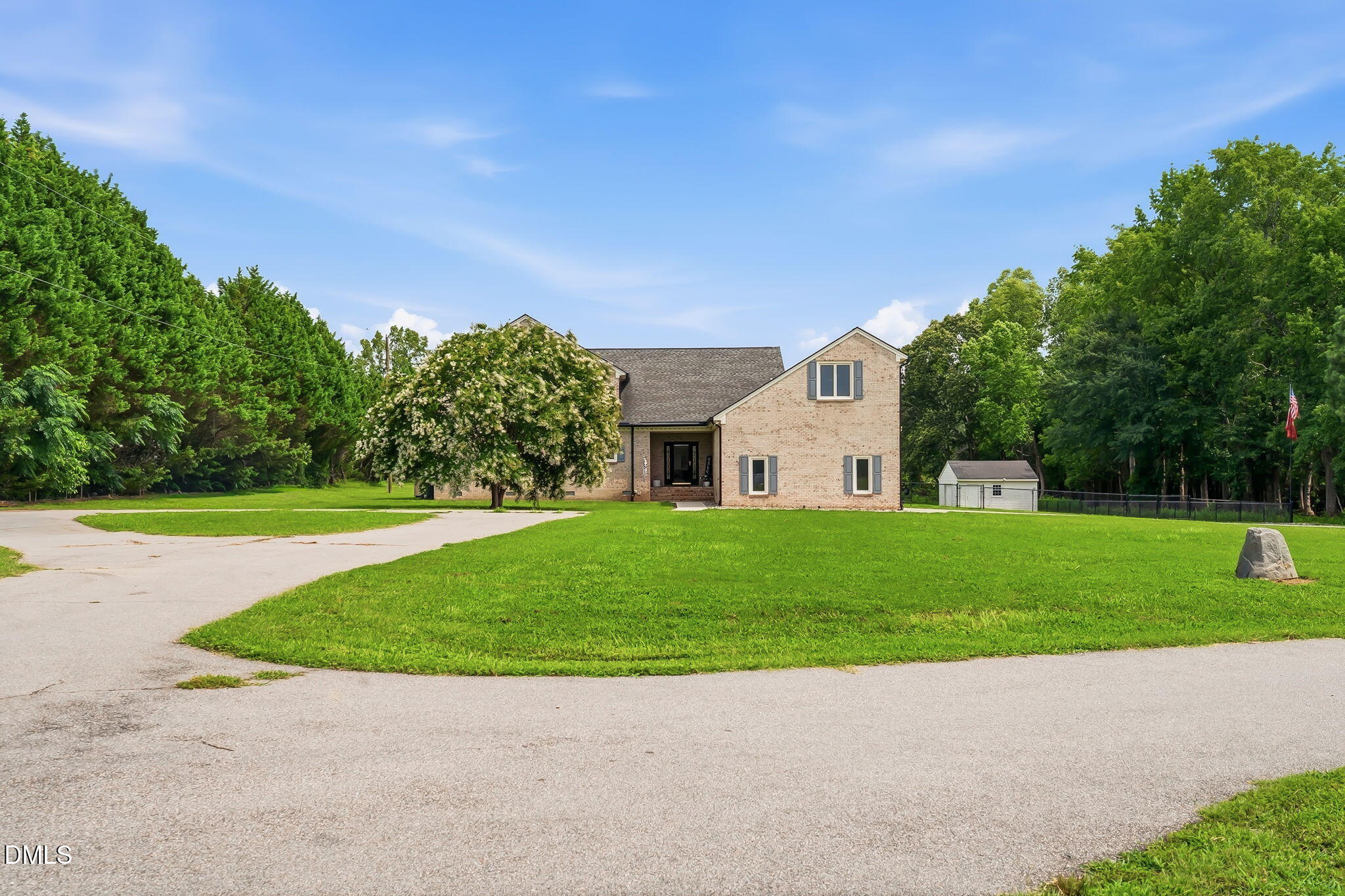 main property photo 6