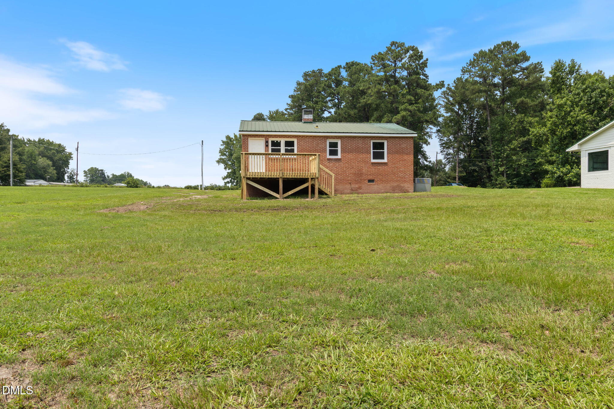 main property photo 30
