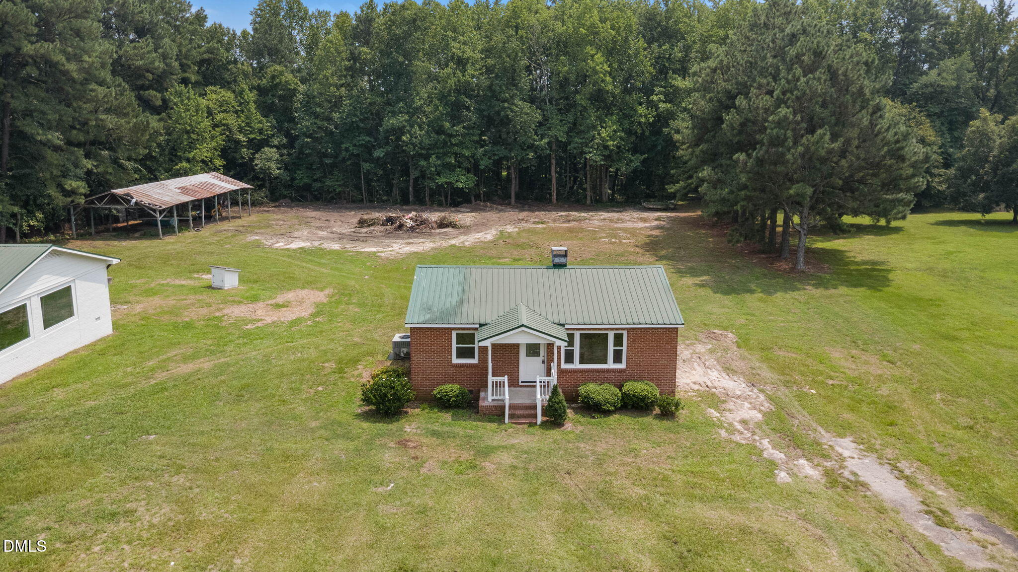 main property photo 4
