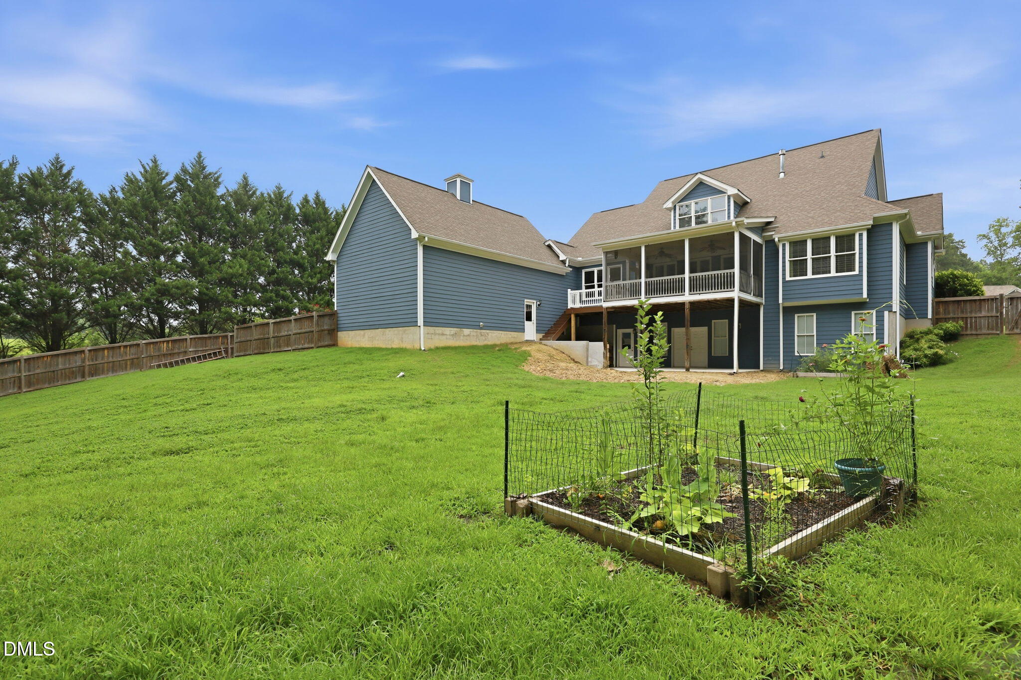 main property photo 41