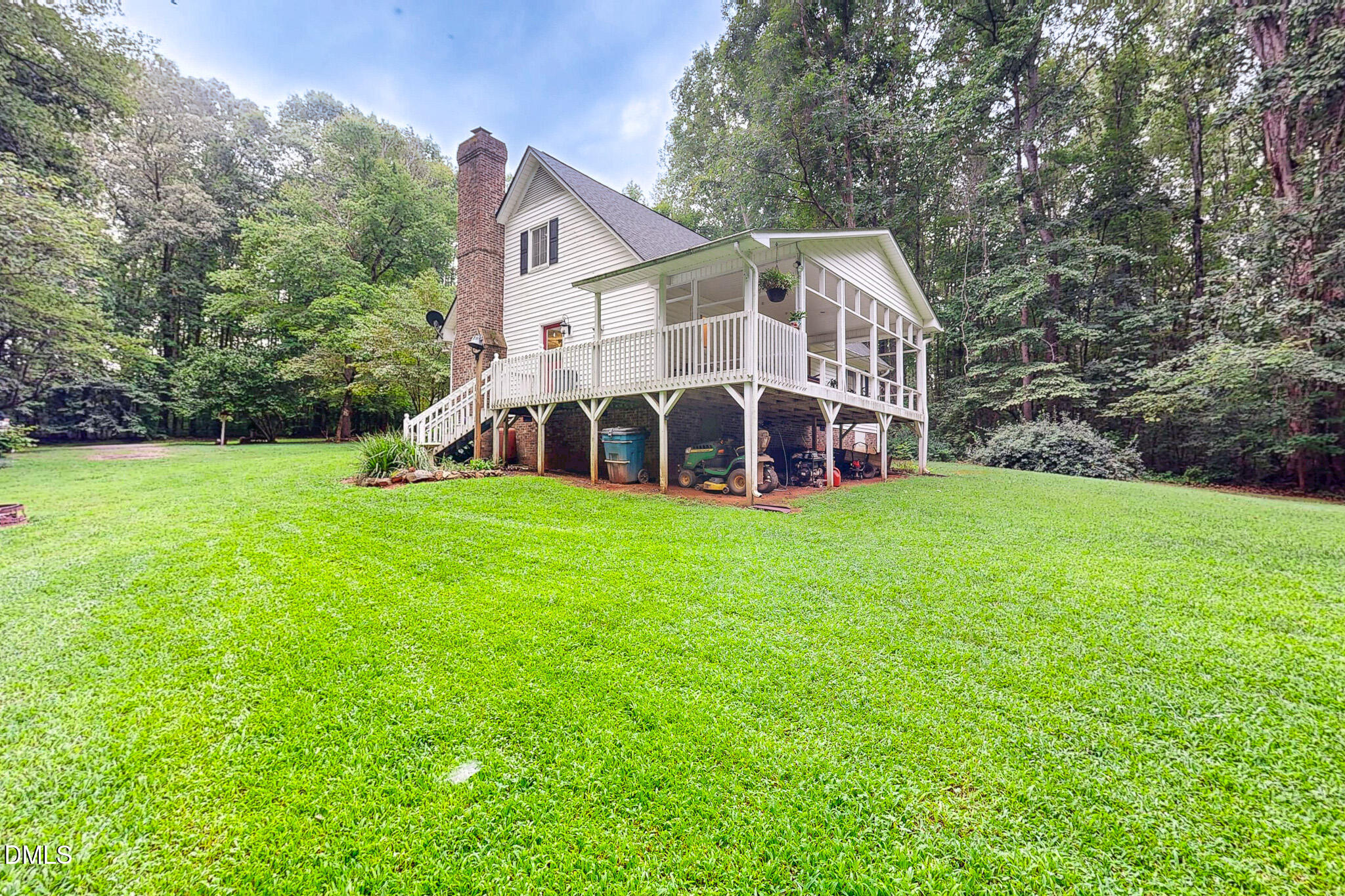 main property photo 28