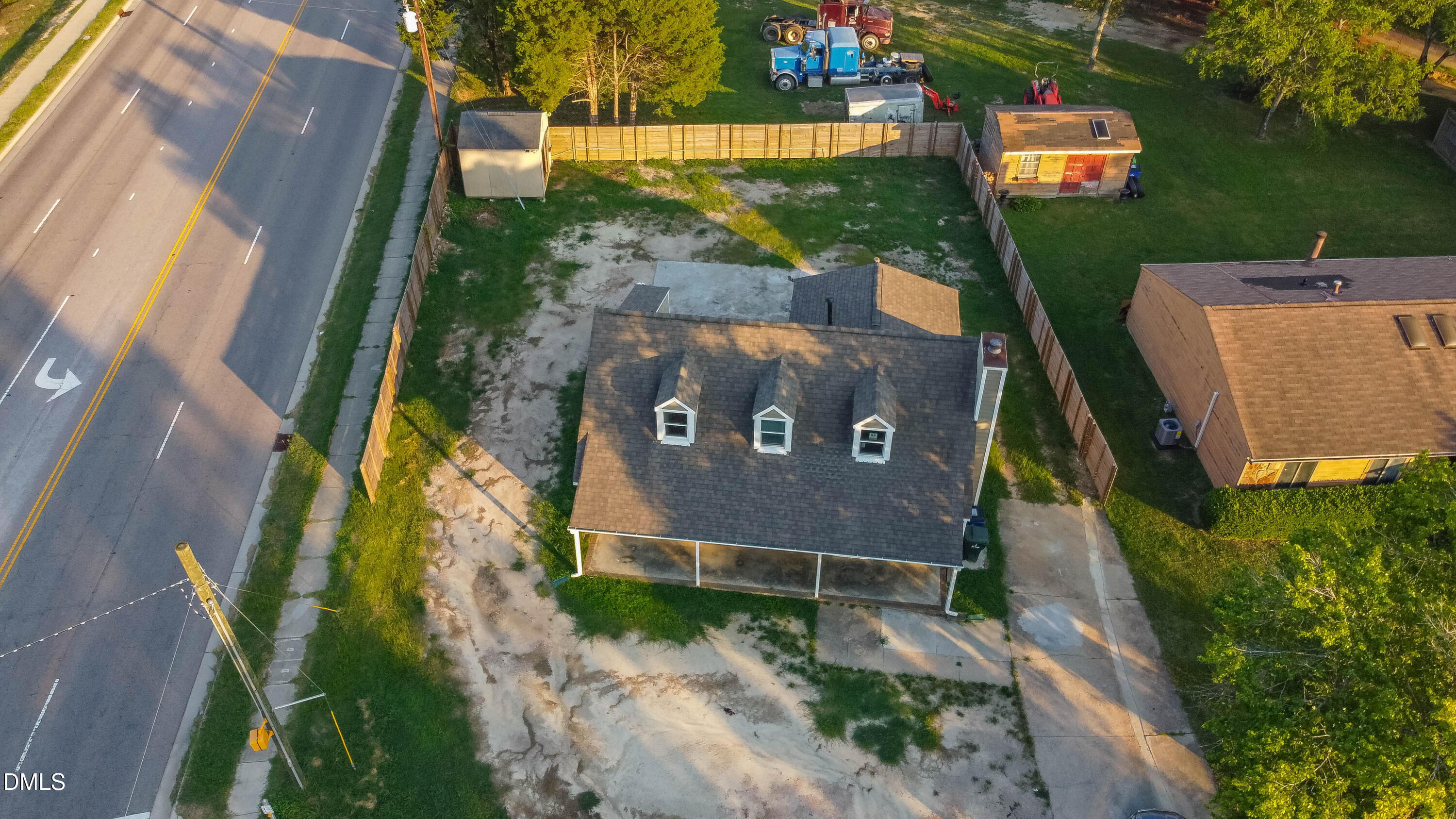 main property photo 10