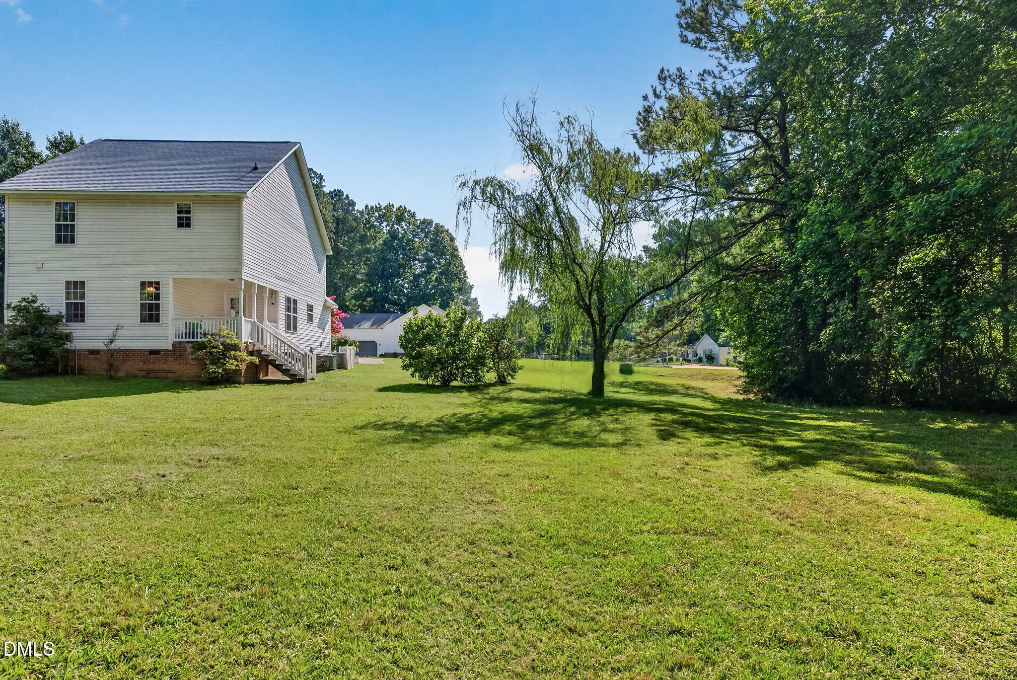 main property photo 20