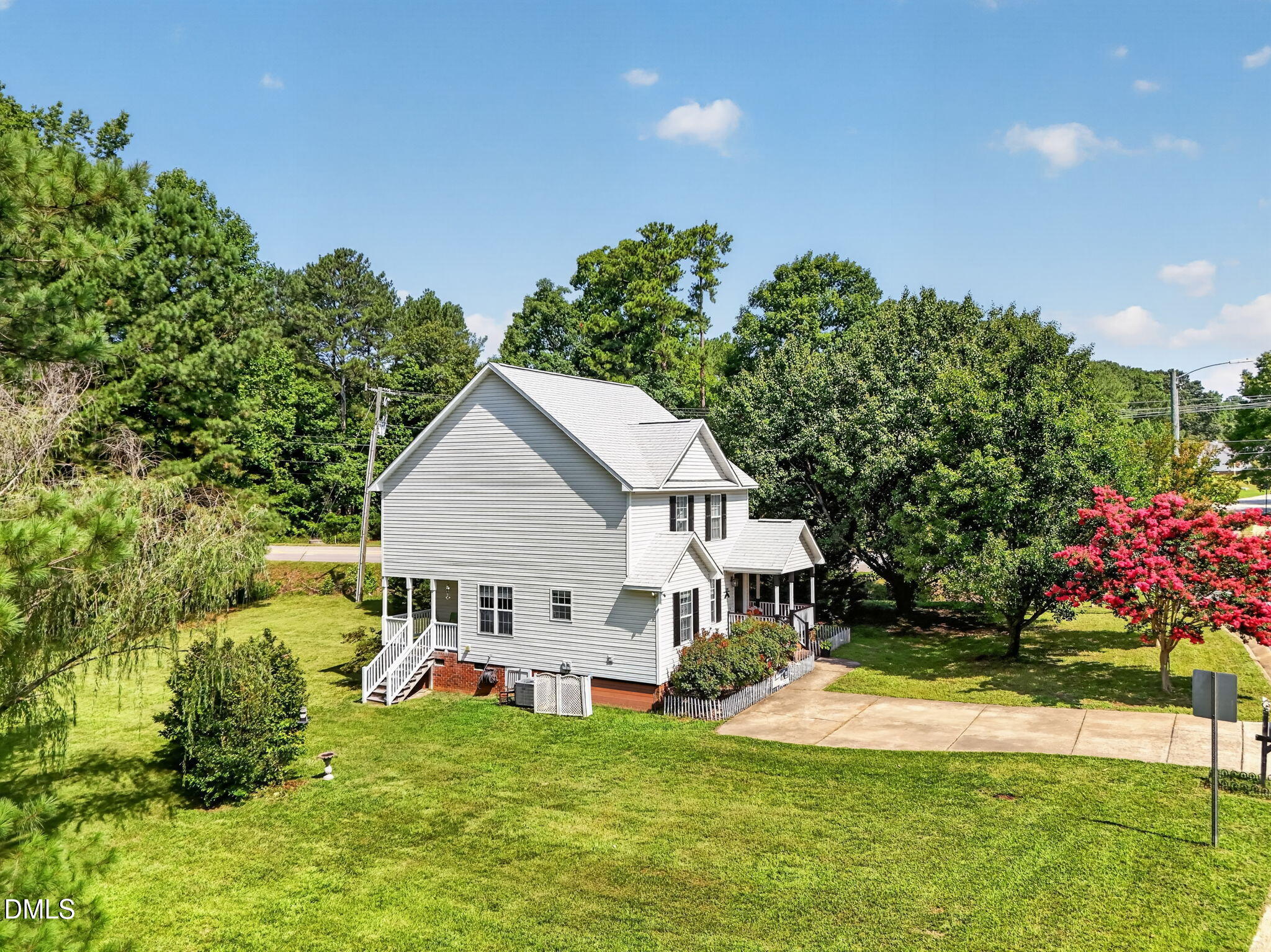 main property photo 23