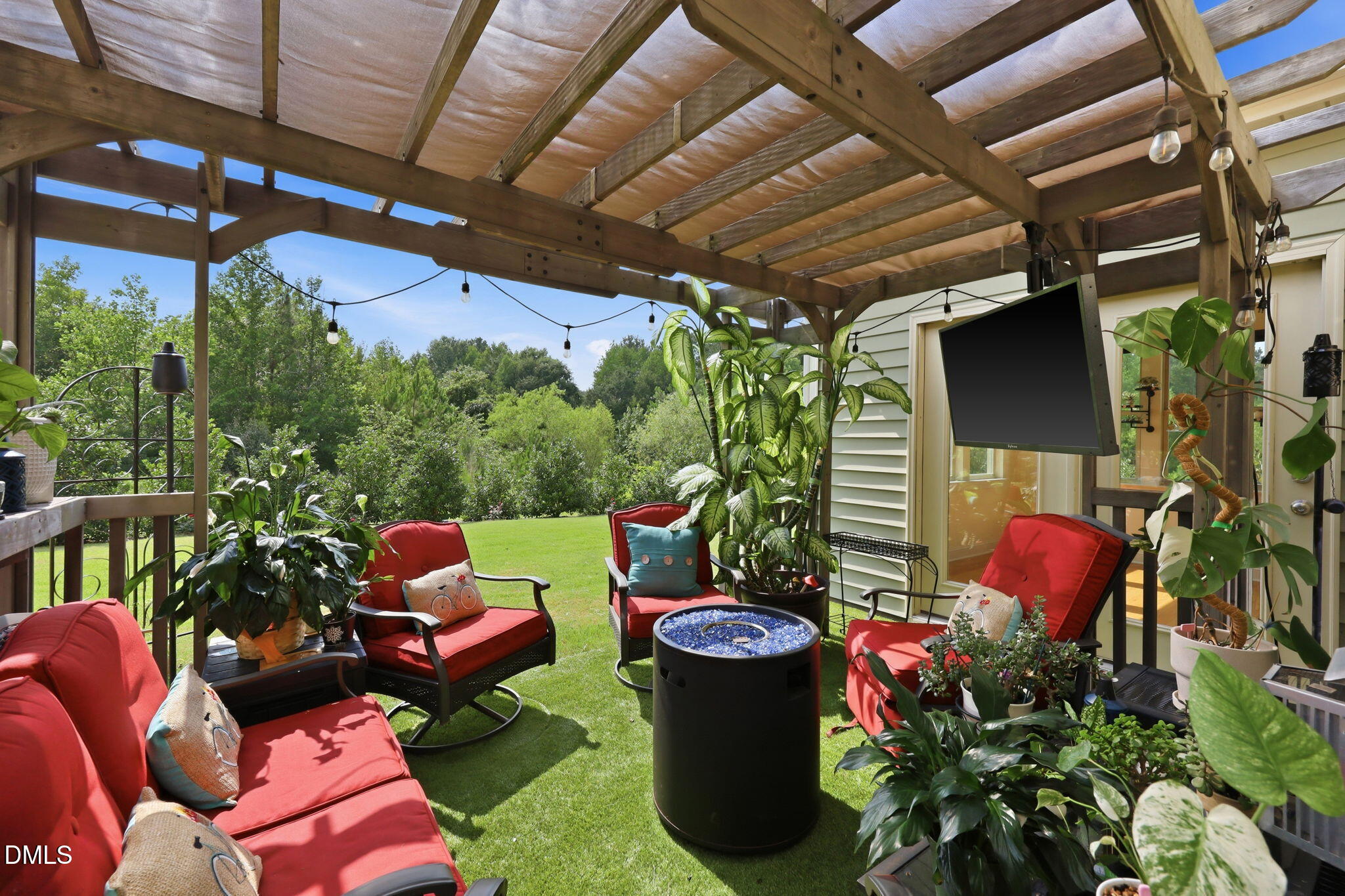 main property photo 25