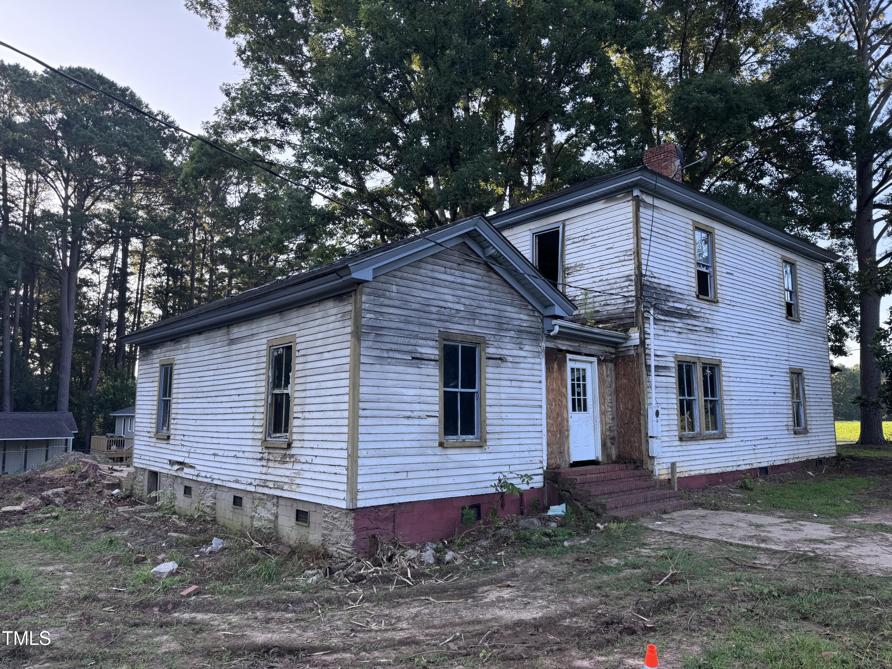 main property photo 10