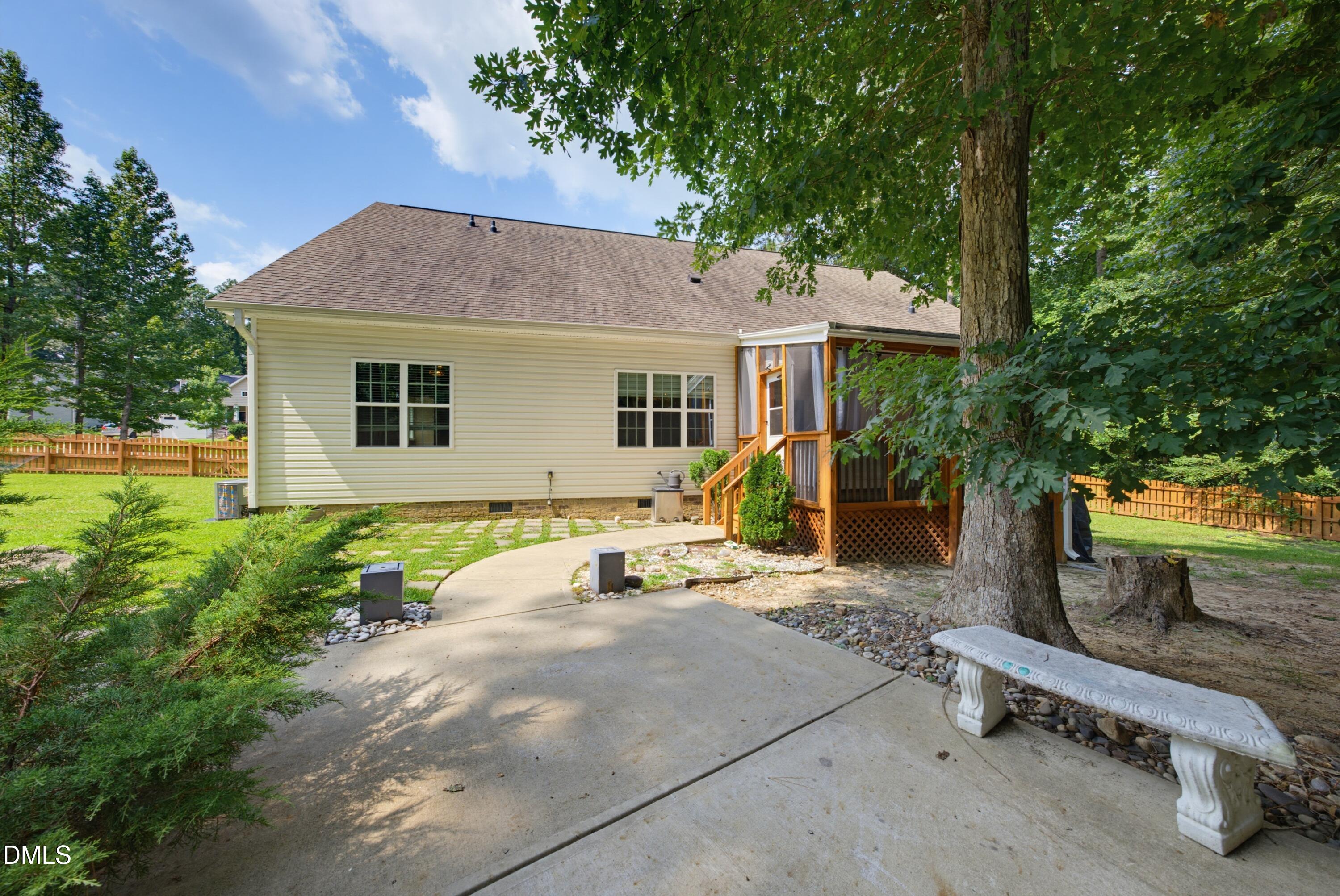 main property photo 47