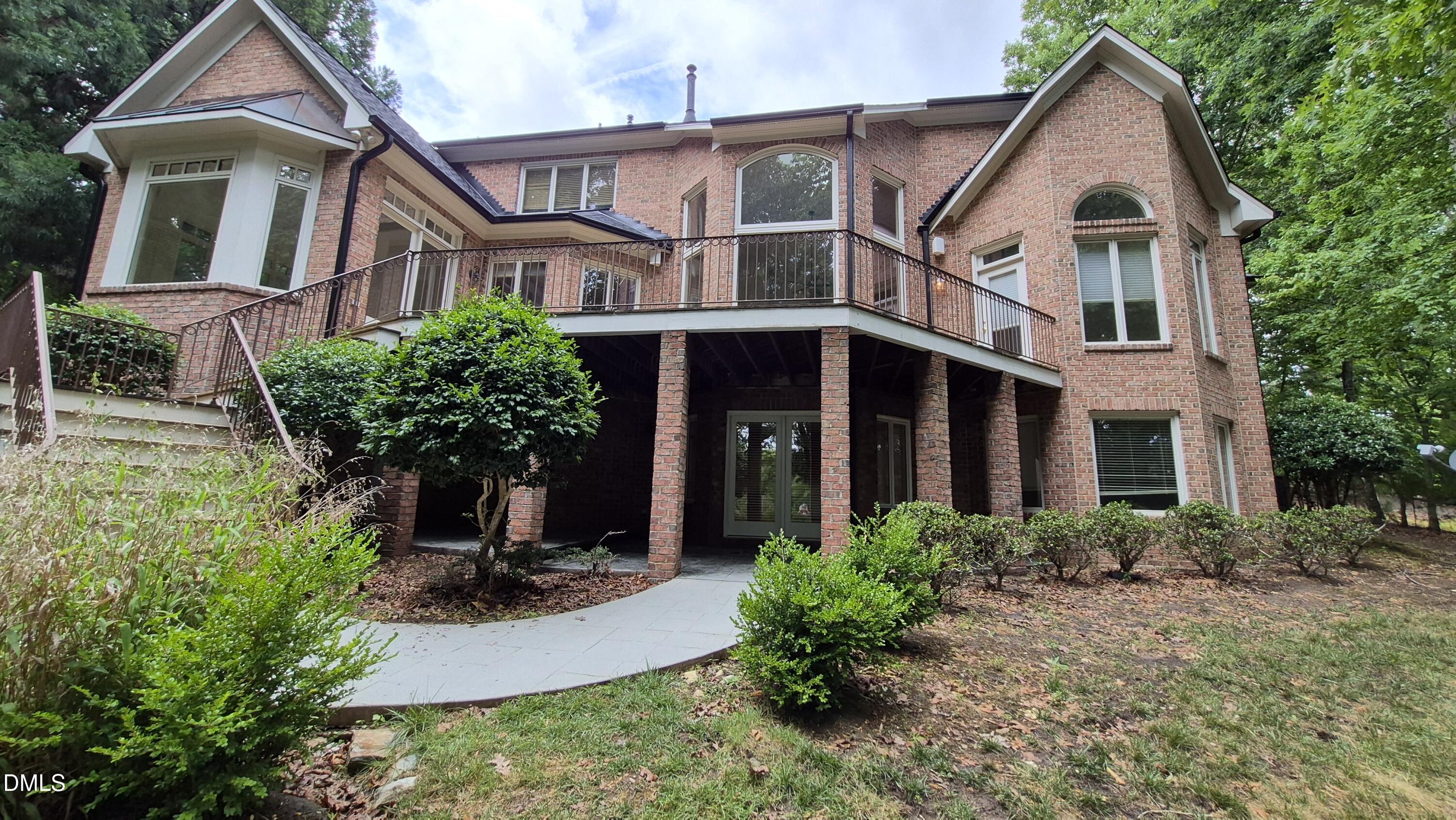 main property photo 28