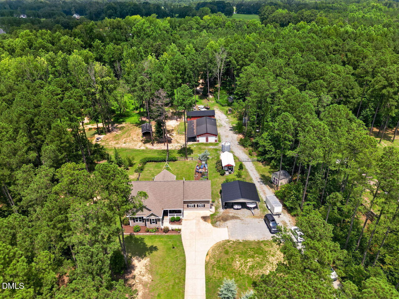 main property photo 6