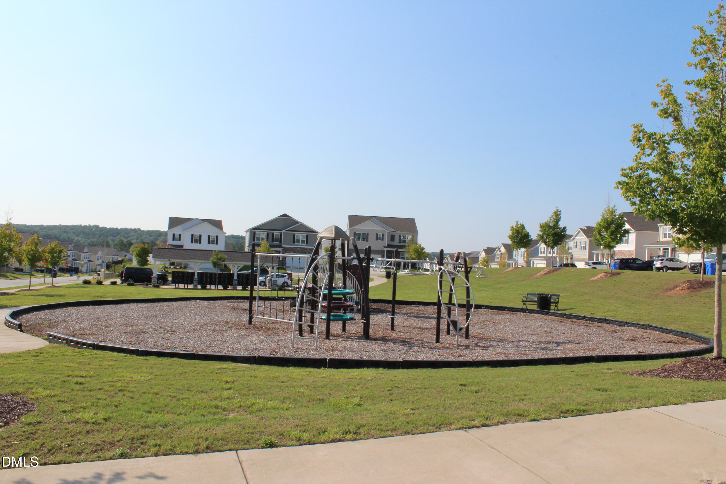 main property photo 9