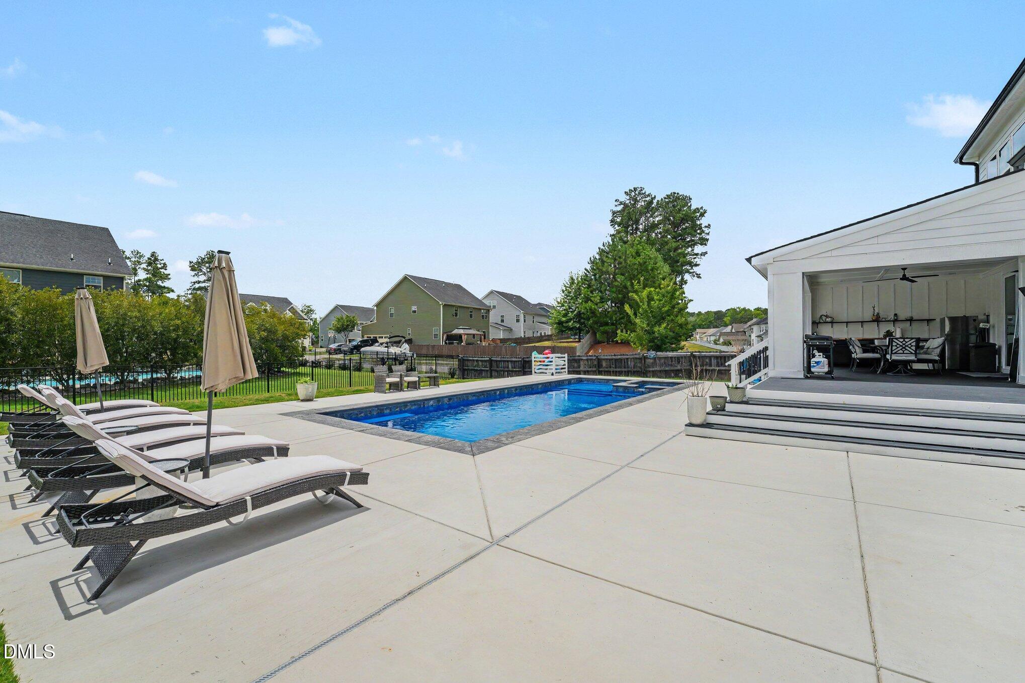 main property photo 45