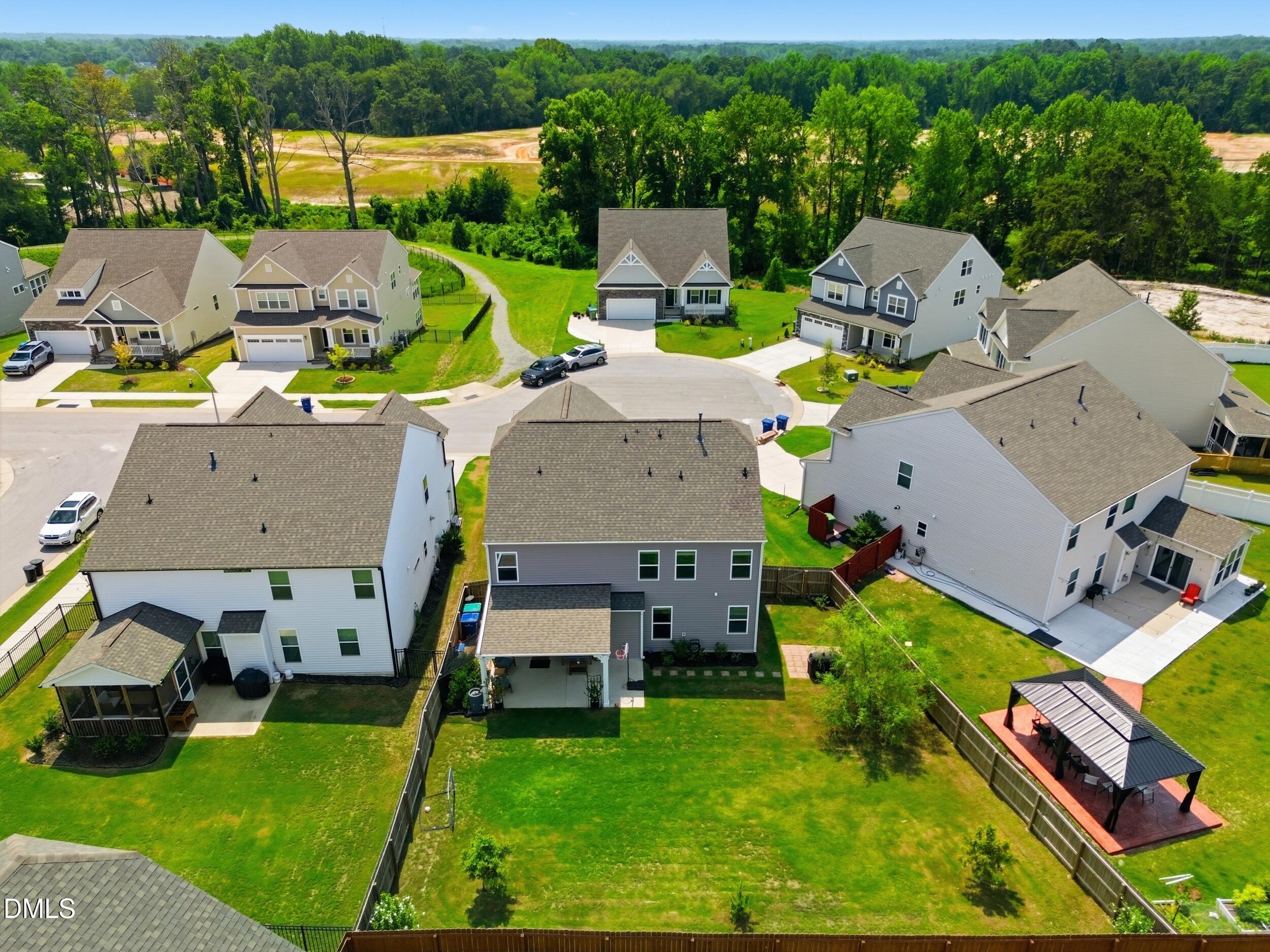 main property photo 28