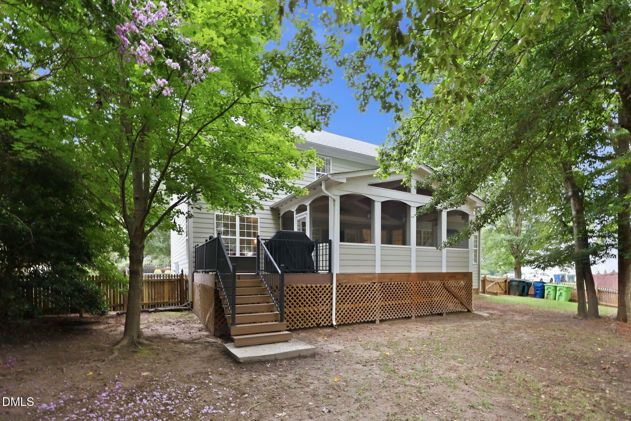 main property photo 45